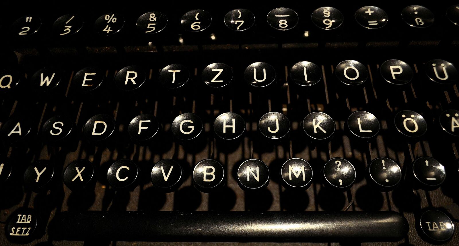 Nikon D5100 sample photo. Typewriter, keyboard, keyboard typewriter photography