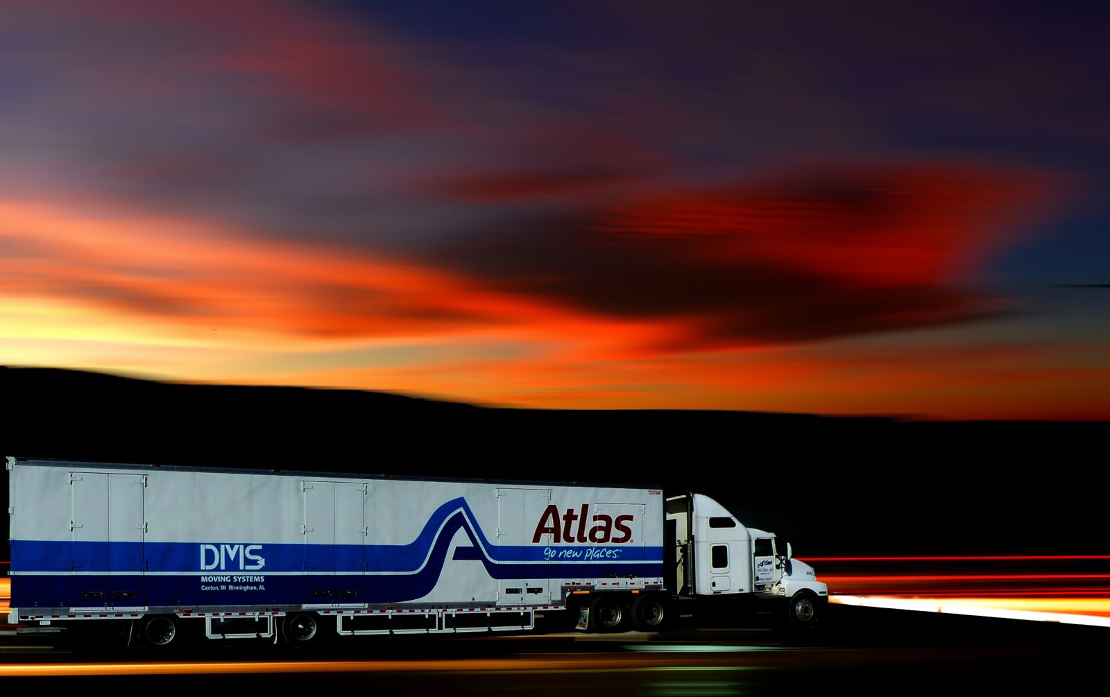 Panasonic Lumix DMC-FZ200 sample photo. Sunset, truck american, vehicle photography