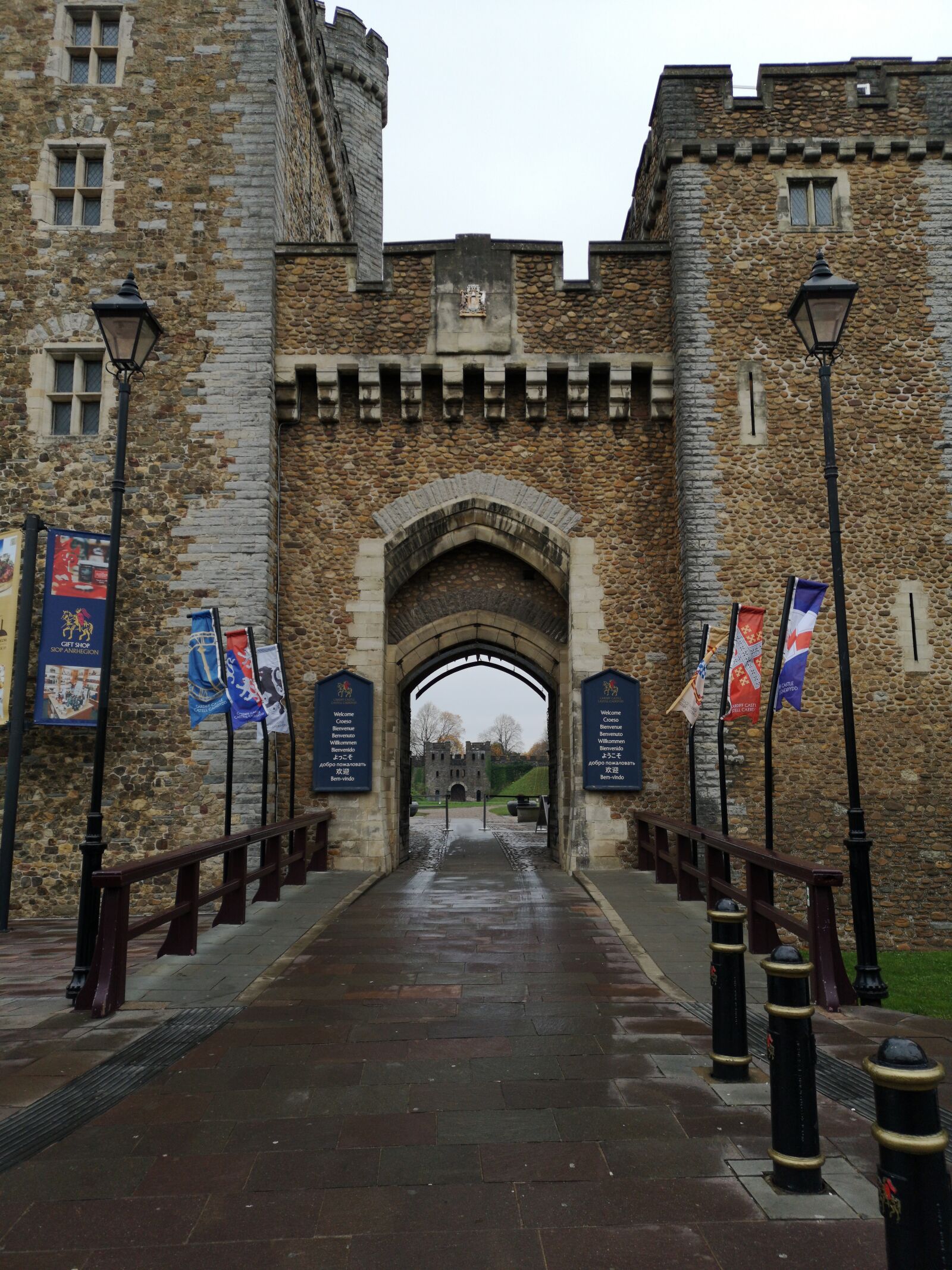 HUAWEI CLT-L29 sample photo. Cardiff, cardiff castle, castle photography