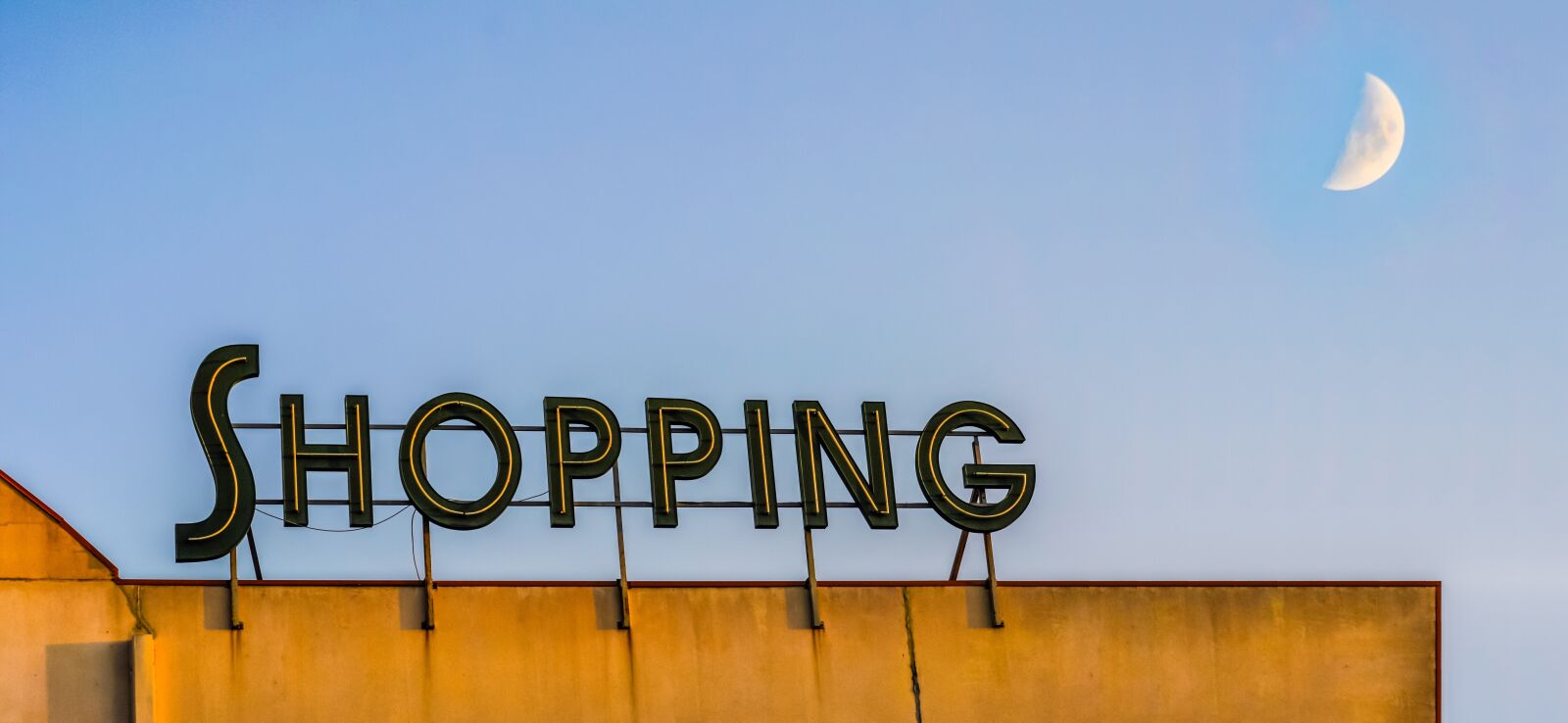 Nikon D90 sample photo. Shopping, supermarket, moon photography