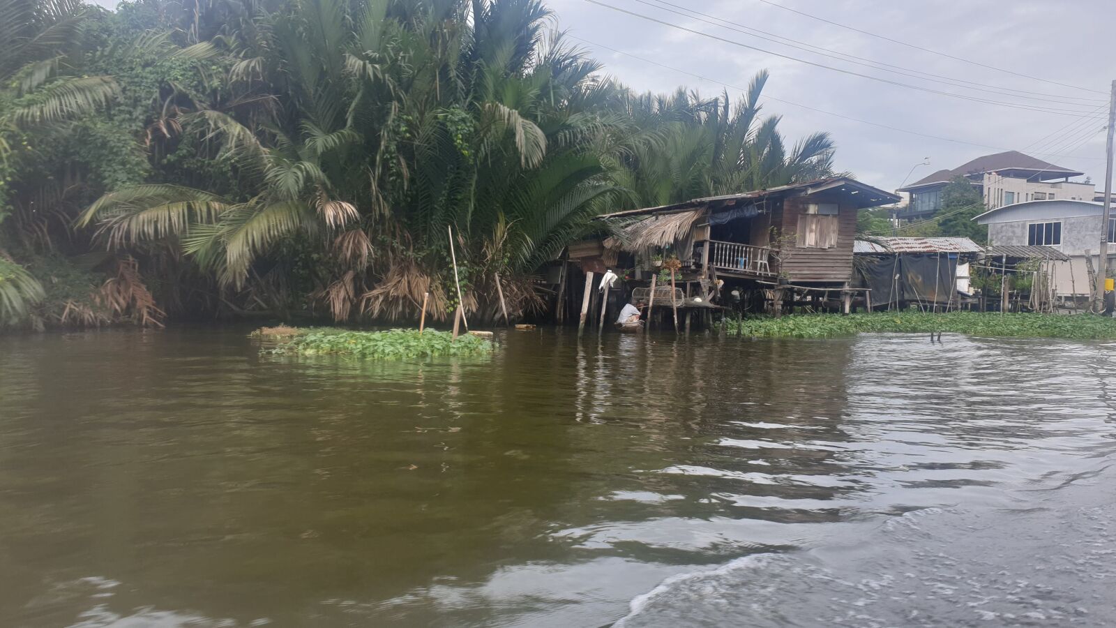 Samsung Galaxy S9+ sample photo. House, river, thailand photography