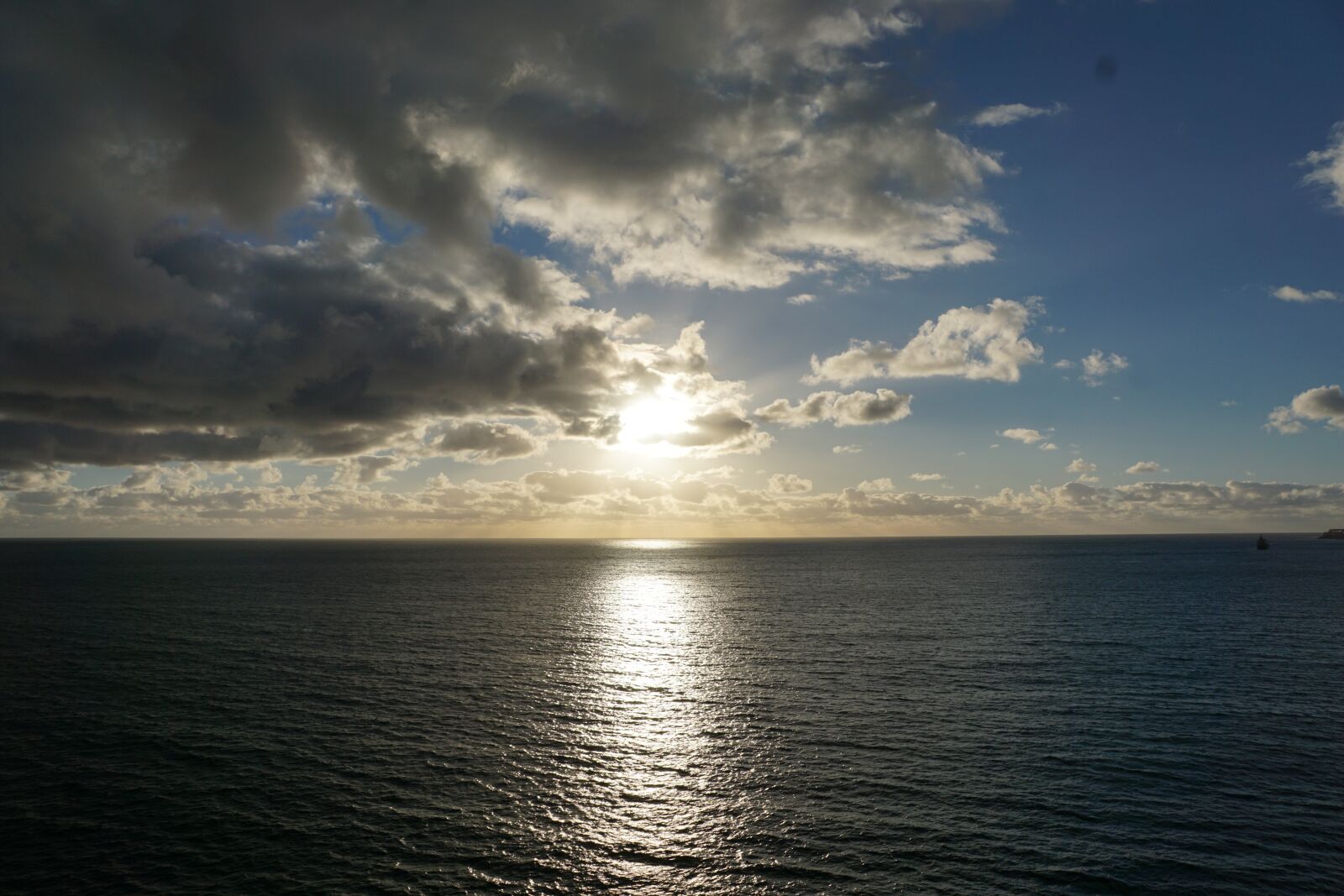 Sony ILCA-77M2 + Sony DT 16-50mm F2.8 SSM sample photo. Sky, light, clouds photography