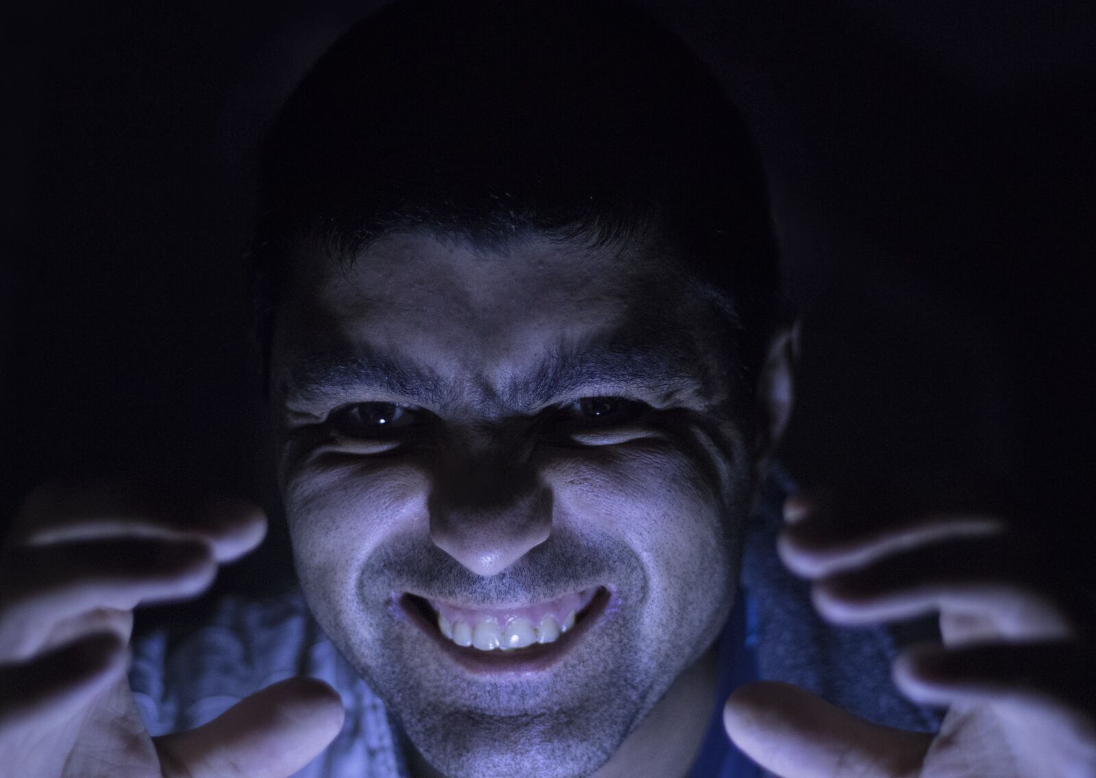 Canon EOS 200D (EOS Rebel SL2 / EOS Kiss X9) sample photo. Snarl, halloween, fear photography