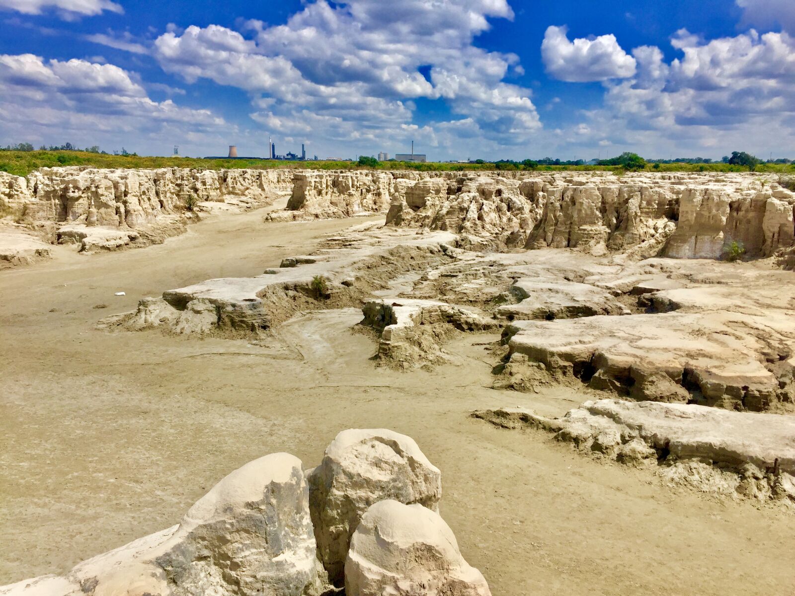 iPhone 6 back camera 4.15mm f/2.2 sample photo. Canyon, sand, dry photography
