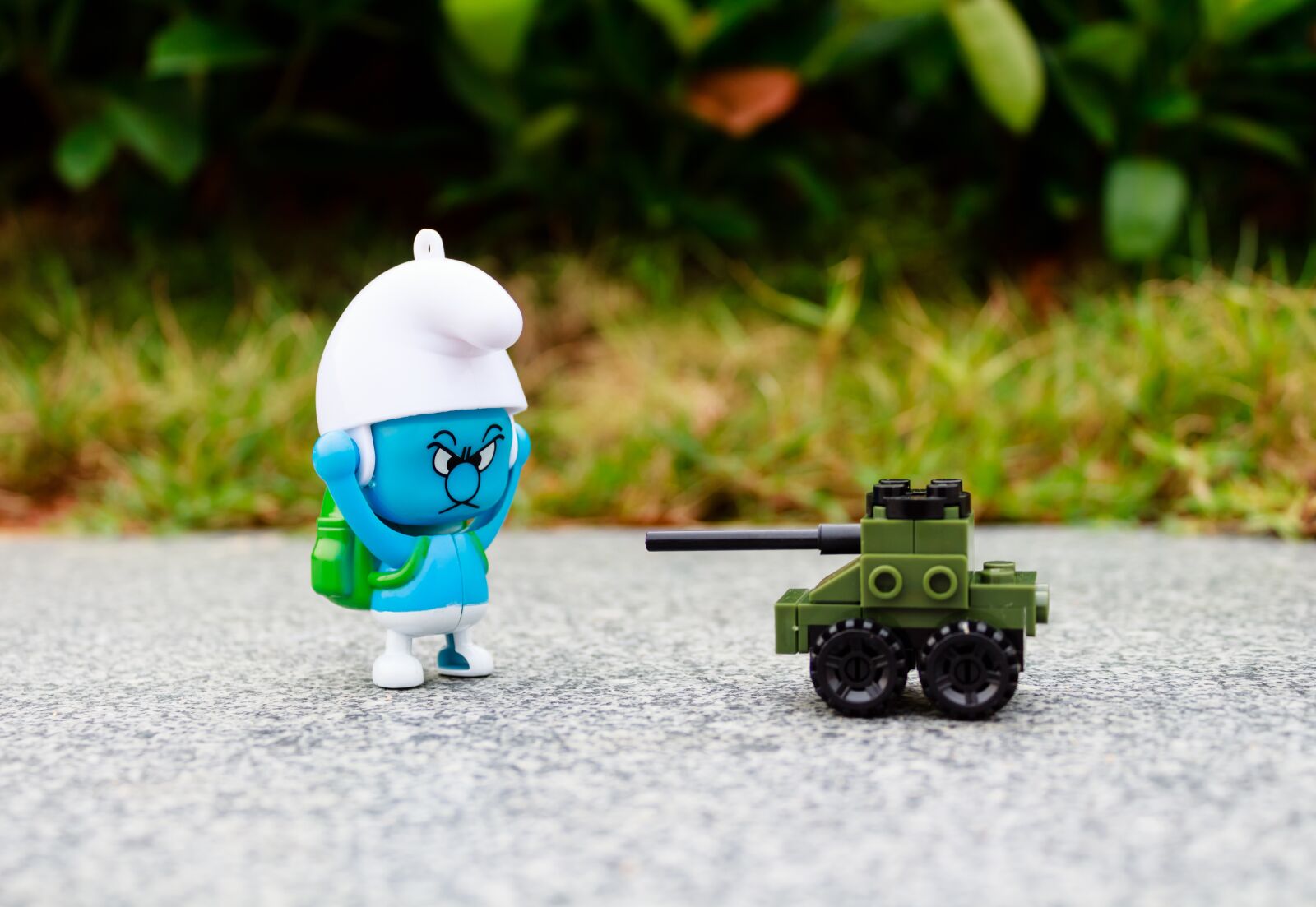 Canon EOS 1300D (EOS Rebel T6 / EOS Kiss X80) sample photo. Plastic, toy, plastic toy photography