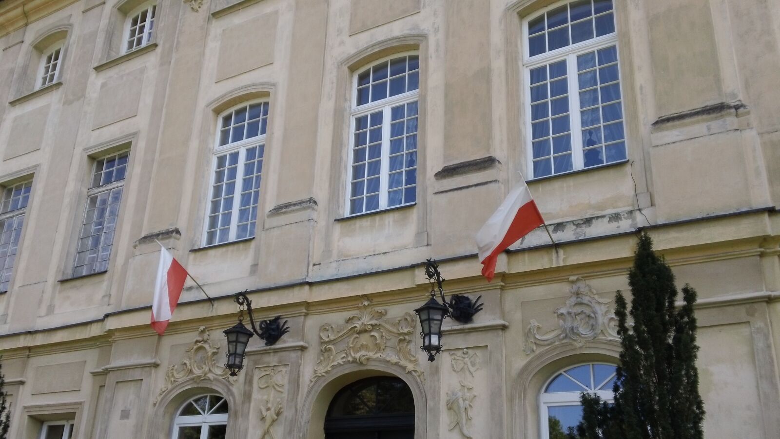 Sony MHS-TS20 sample photo. The palace, zengeni, flag photography