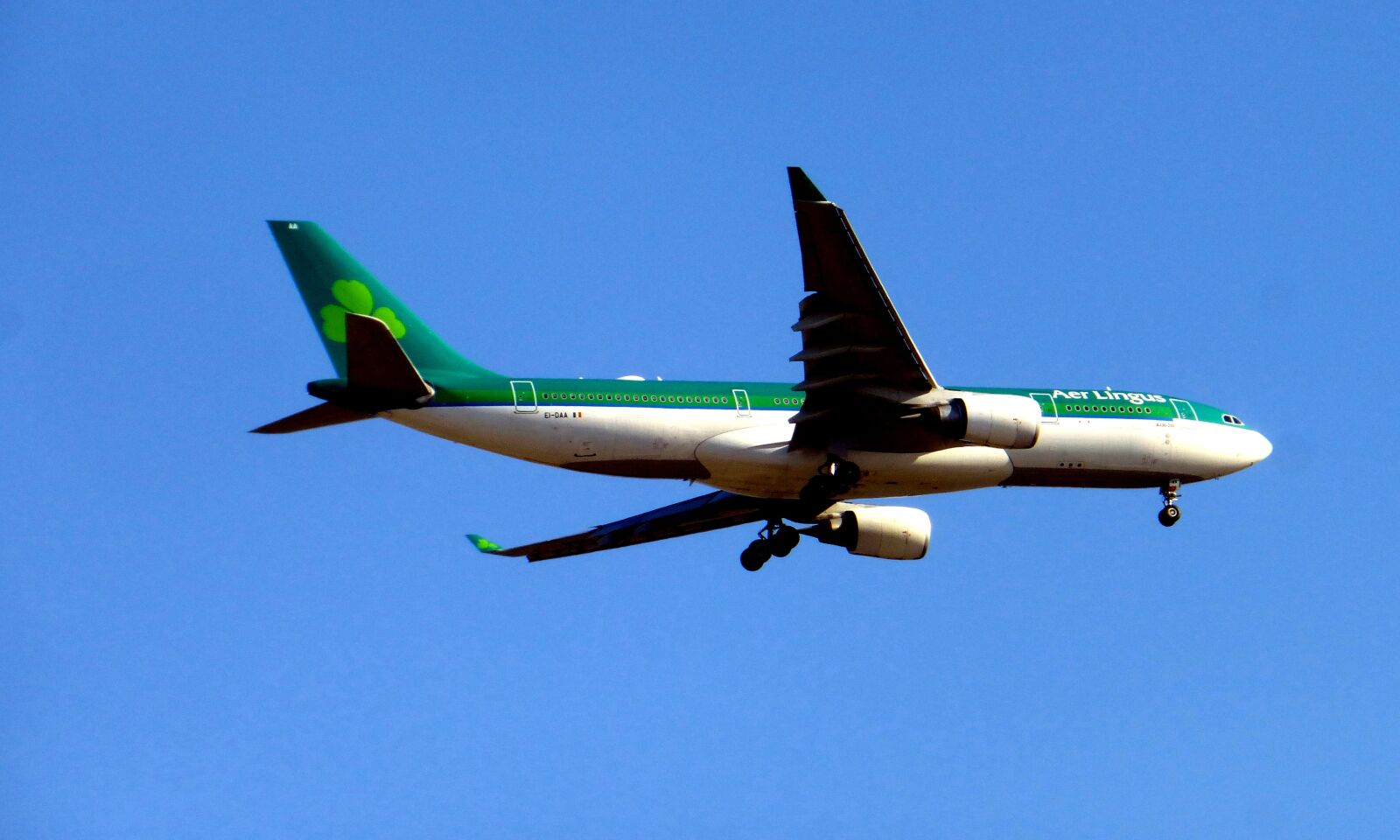Panasonic Lumix DMC-ZS25 (Lumix DMC-TZ35) sample photo. Aircraft, flight, sky photography