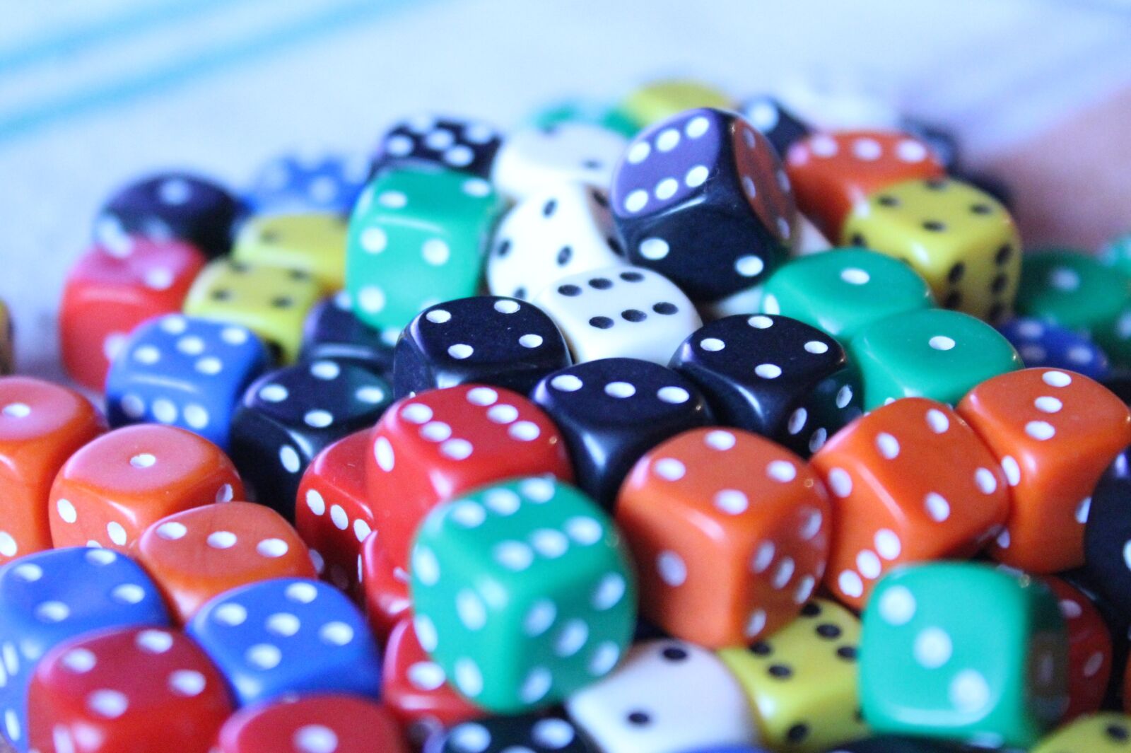 Canon EOS 1100D (EOS Rebel T3 / EOS Kiss X50) sample photo. The bones, game, cubes photography