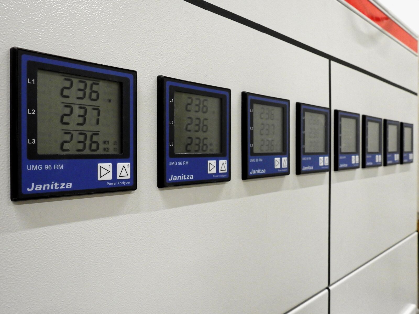 Nikon Coolpix P900 sample photo. Switchgear, control cabinet, electro photography