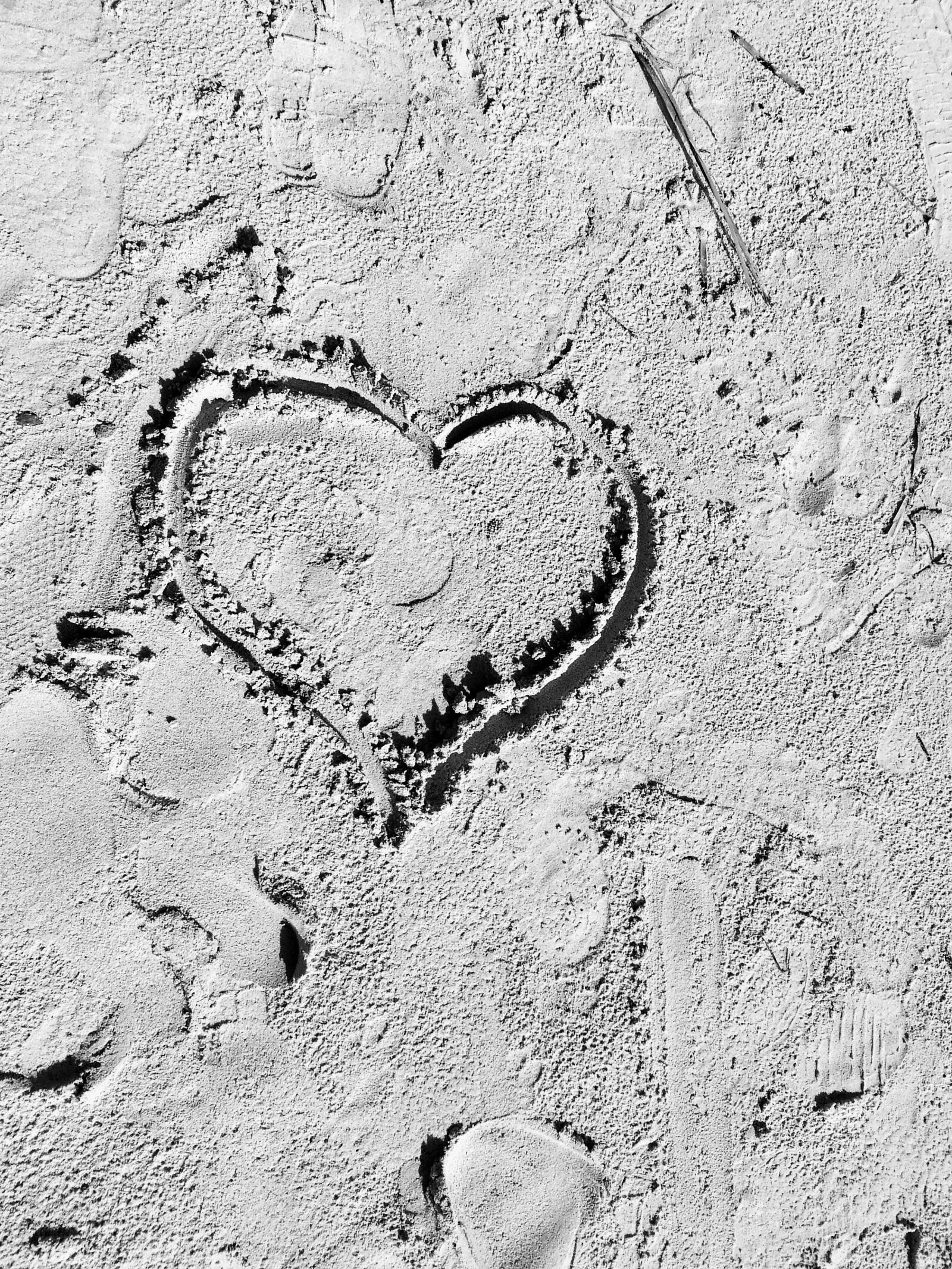 Samsung Galaxy S3 sample photo. Heart, love, sand photography