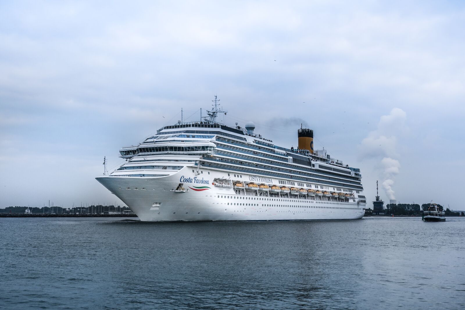Canon PowerShot G3 X sample photo. Cruise ship, costa favolosa photography