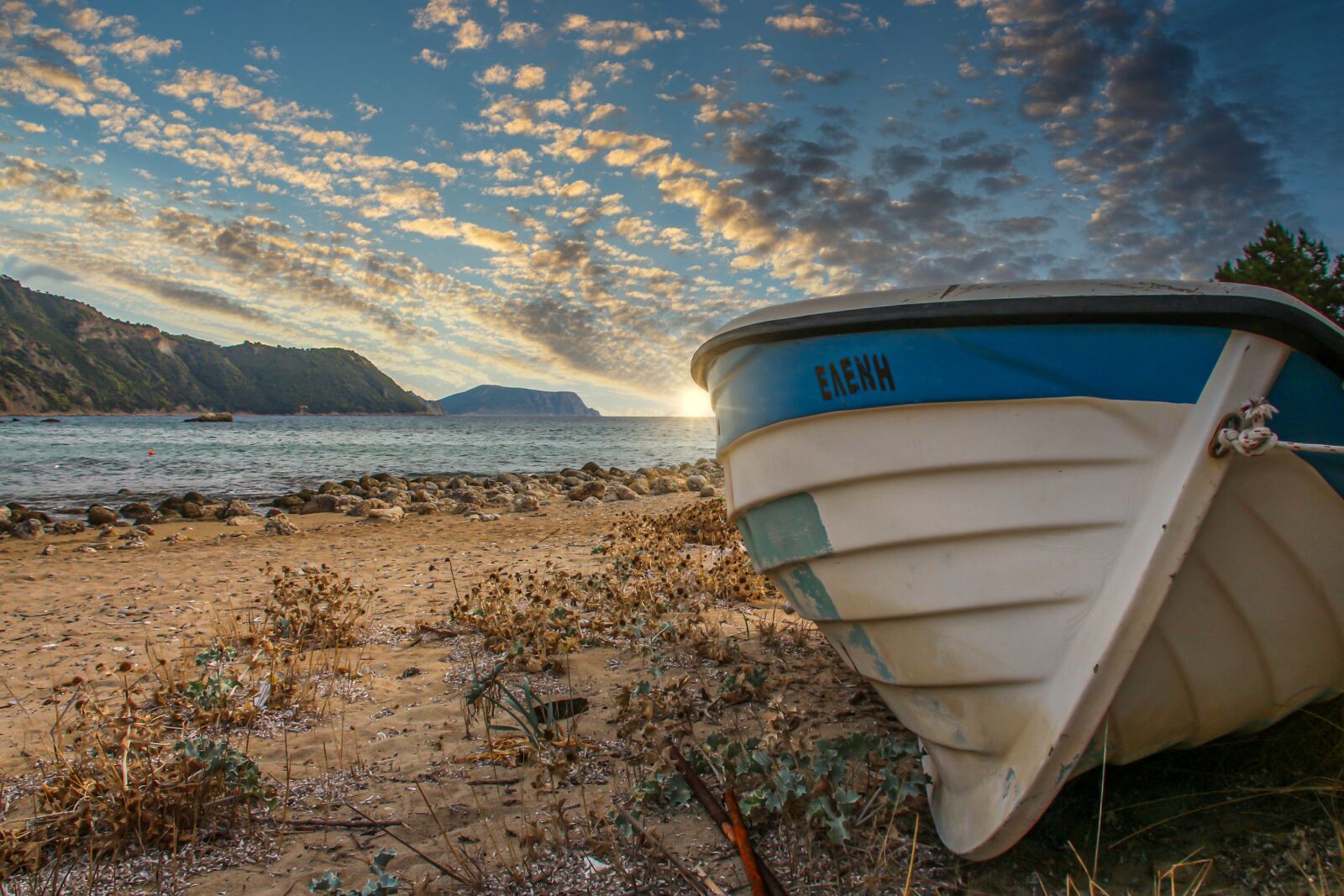 Canon EOS 650D (EOS Rebel T4i / EOS Kiss X6i) sample photo. Boat, beach, sea photography