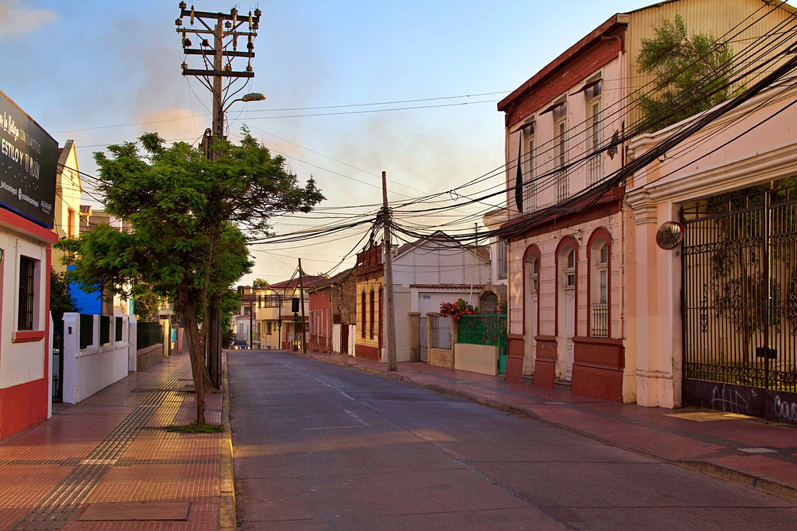 Canon EOS 600D (Rebel EOS T3i / EOS Kiss X5) sample photo. Chile, la serena, city photography