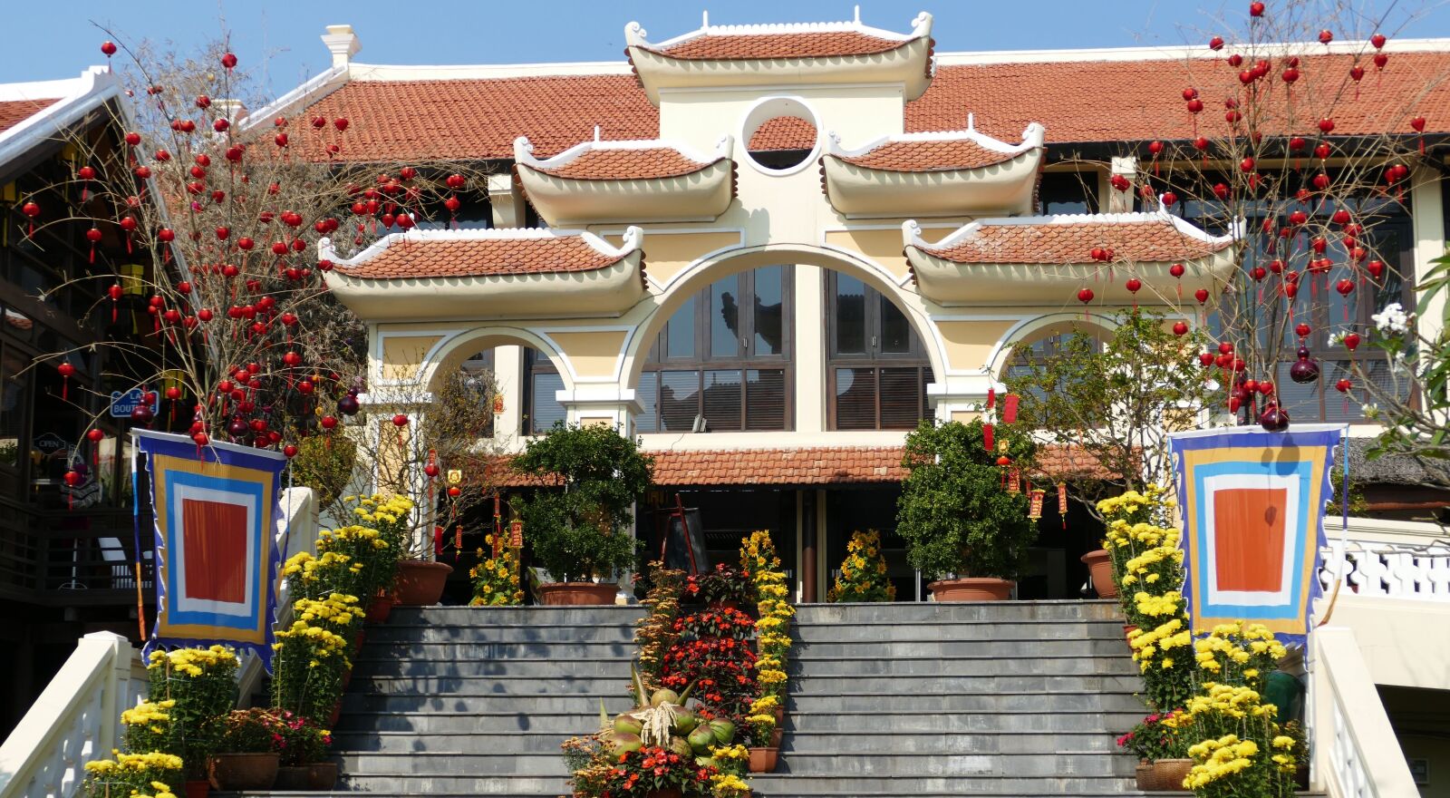 Panasonic Lumix DMC-FZ1000 sample photo. Hoian, historic center, vietnam photography