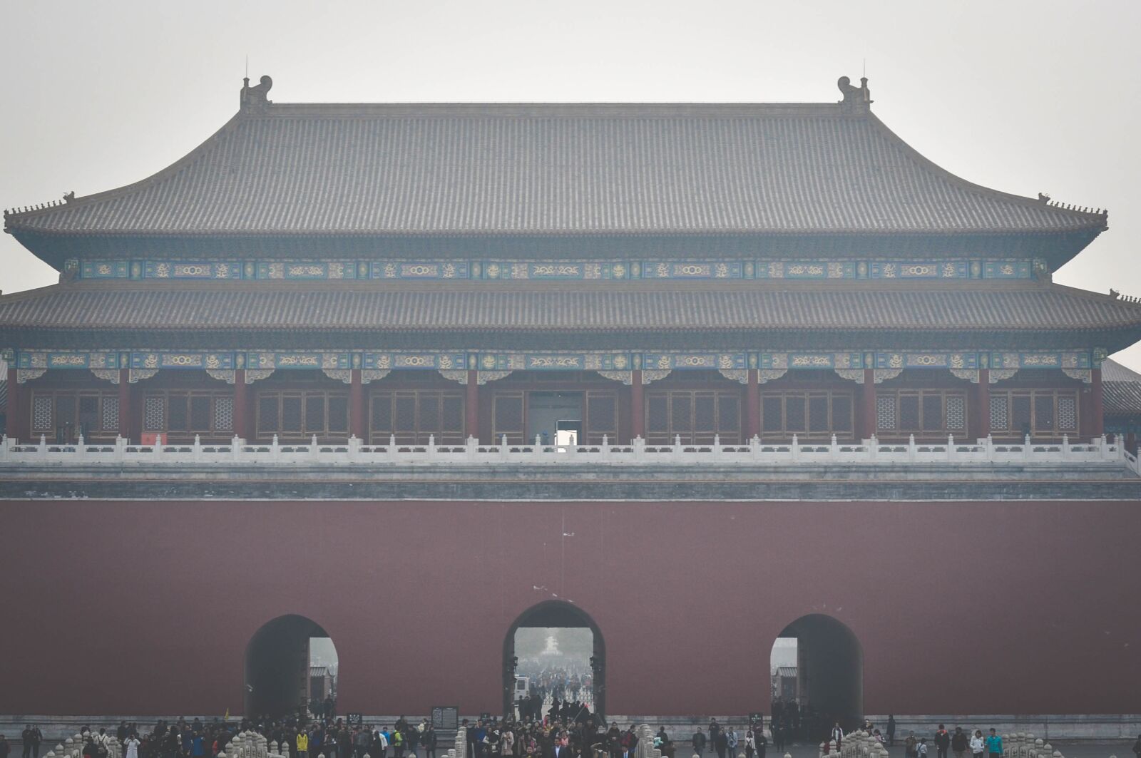 Nikon D5000 sample photo. Gates, people, crowd photography