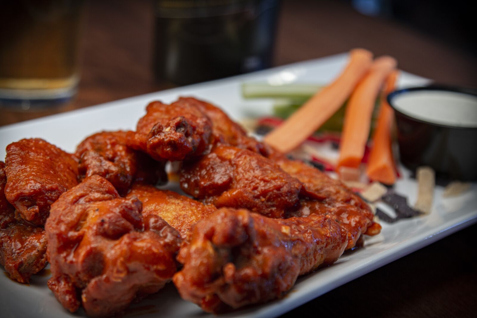 Canon EOS 70D + Canon EF 24-105mm F4L IS USM sample photo. Wings, chicken wings, food photography