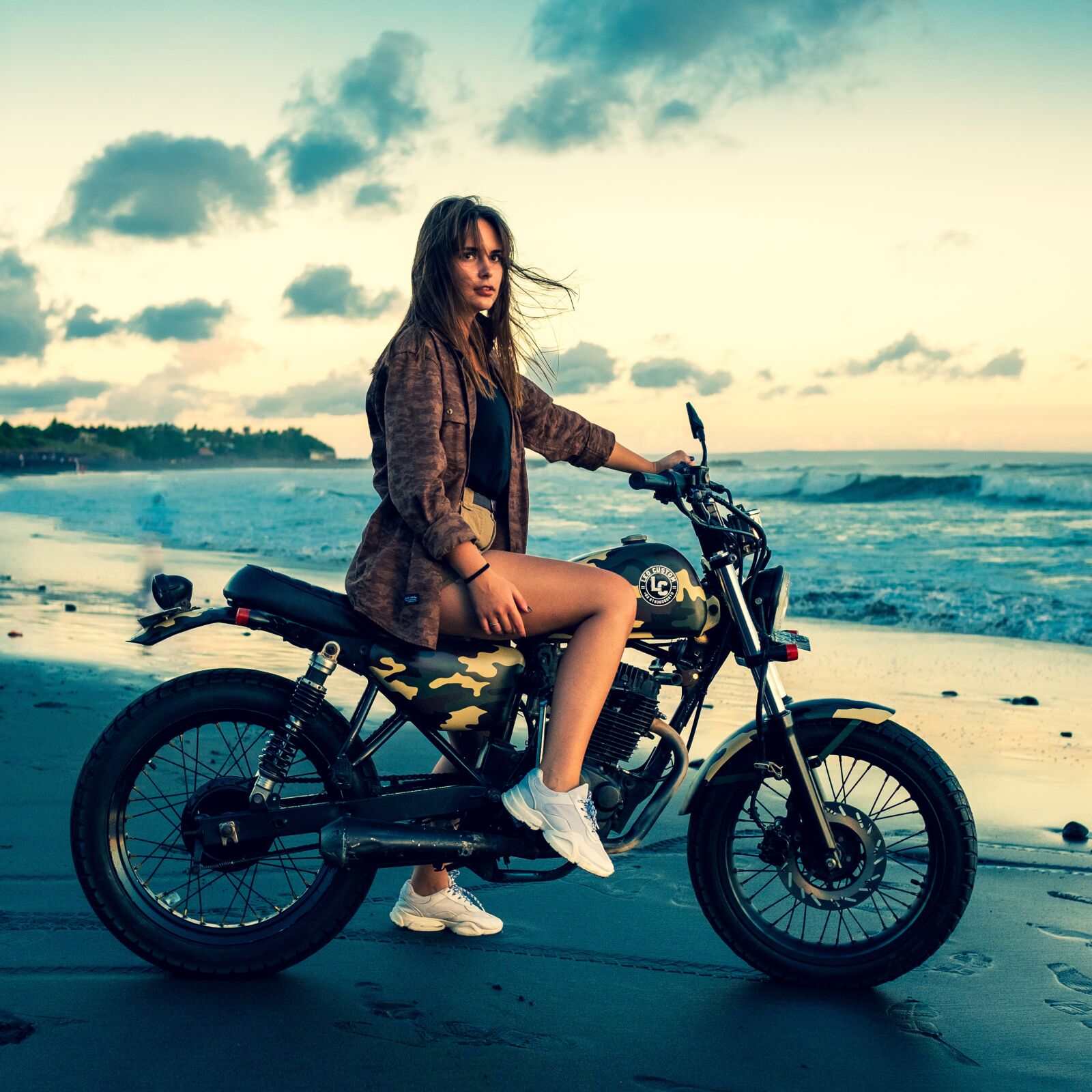 Fujifilm X-T20 sample photo. Motorcycle, girl, beach photography