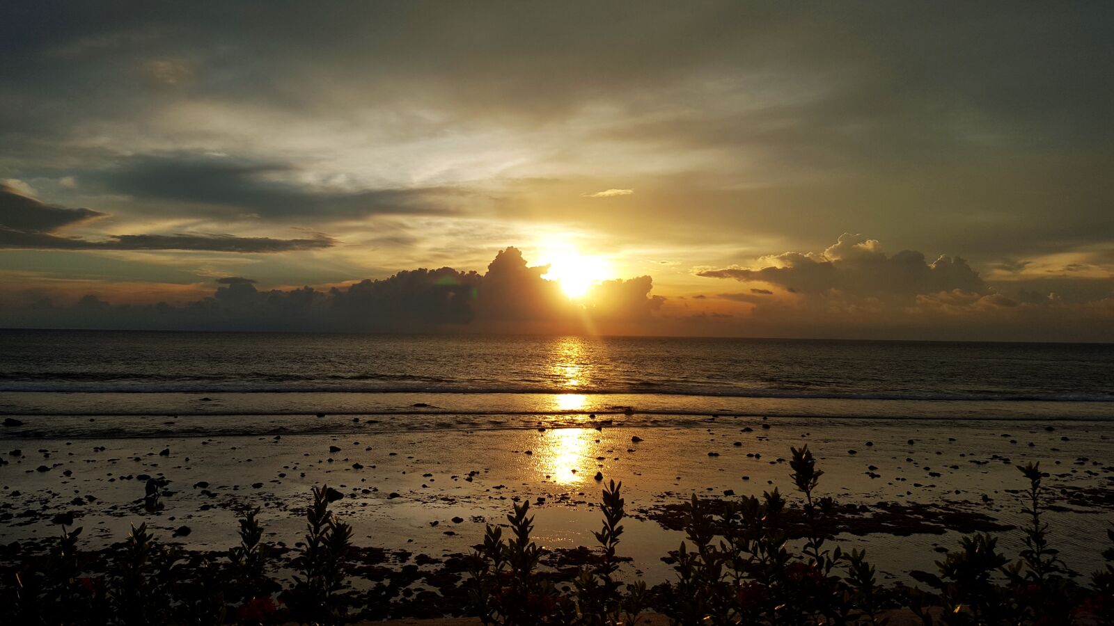 Samsung Galaxy S6 sample photo. Sunset, beach, clouds photography