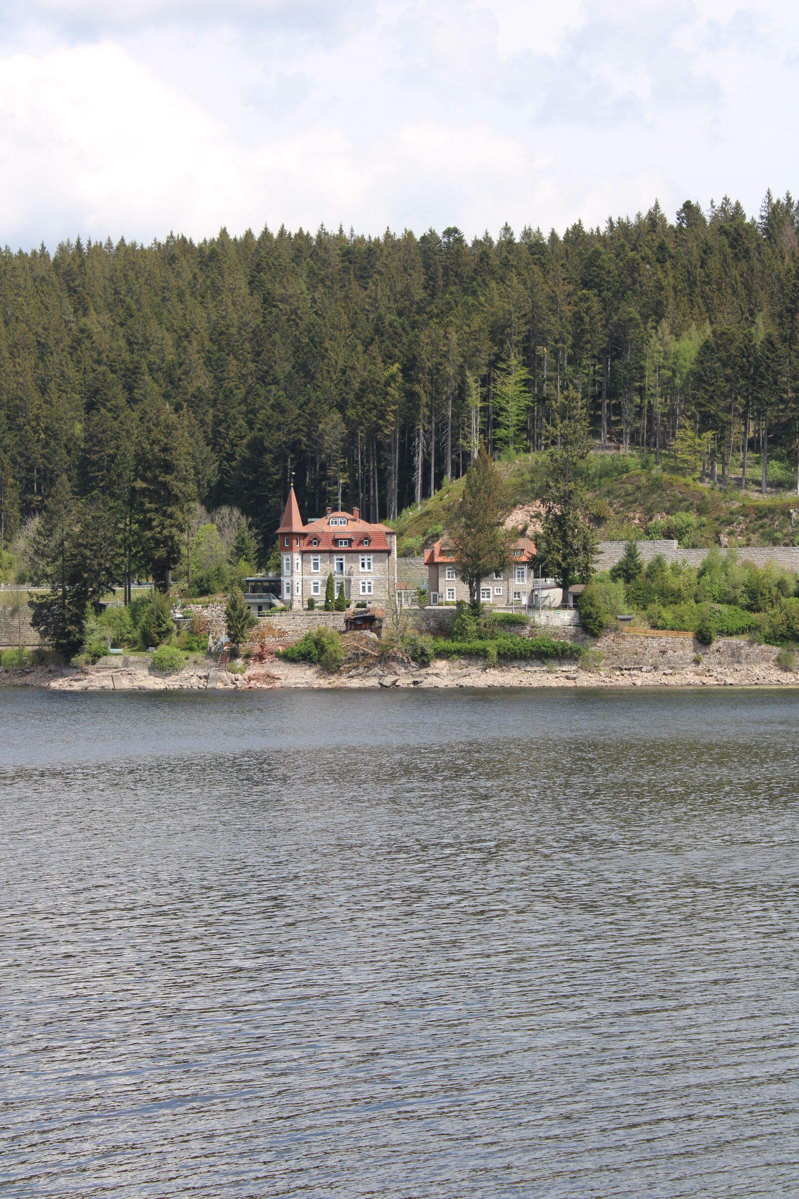 Canon EOS 2000D (EOS Rebel T7 / EOS Kiss X90 / EOS 1500D) sample photo. Castle, water, lake photography