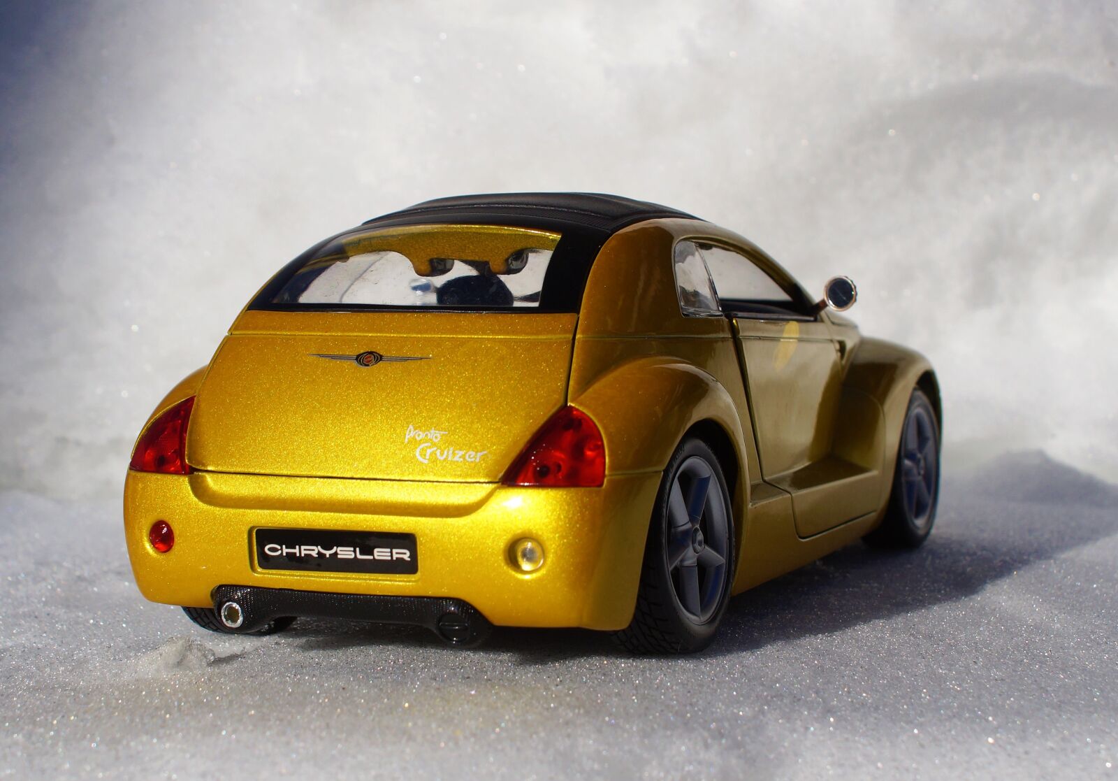 Sony DT 18-70mm F3.5-5.6 sample photo. Model car, chrysler, cruiser photography
