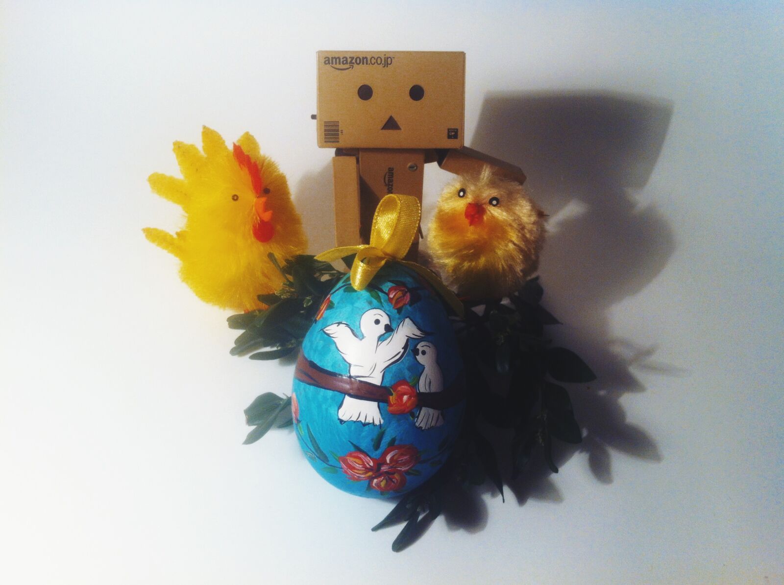 iPhone 4 back camera 3.85mm f/2.8 sample photo. Boxwood, chicken, danbo, danboard photography