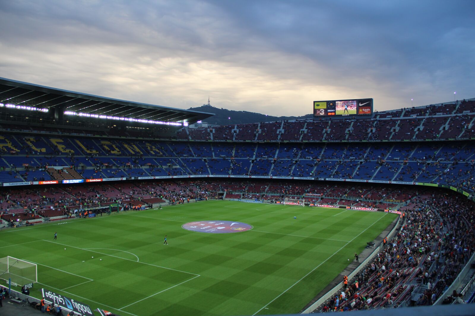 Canon EOS 600D (Rebel EOS T3i / EOS Kiss X5) + Canon EF-S 18-135mm F3.5-5.6 IS sample photo. Camp nou, fc barcelona photography