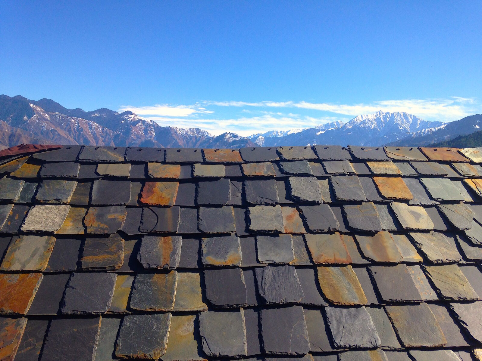iPhone 5c back camera 4.12mm f/2.4 sample photo. Typical, roof, of, a photography