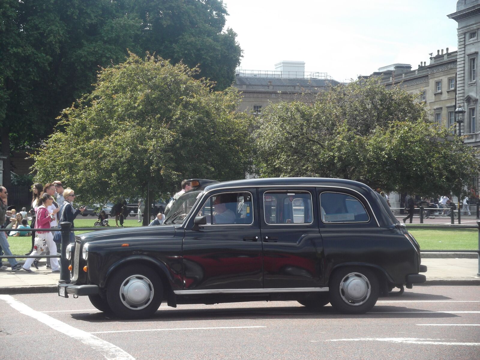Fujifilm FinePix AX250 sample photo. Black cab, london, taxi photography