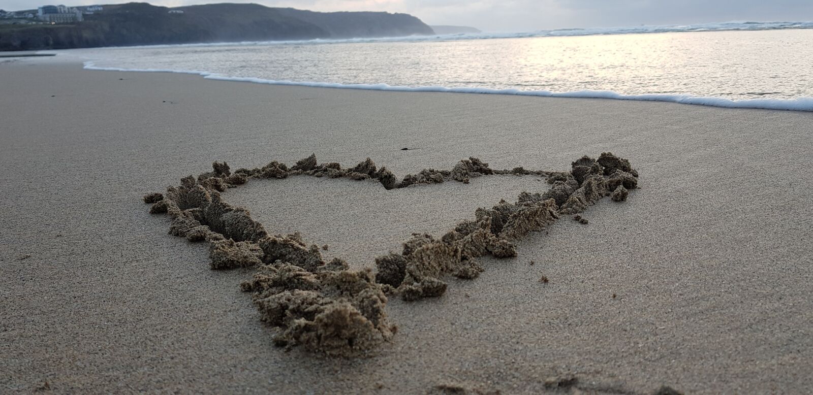 Samsung Galaxy S8+ sample photo. Heart, sand, love photography