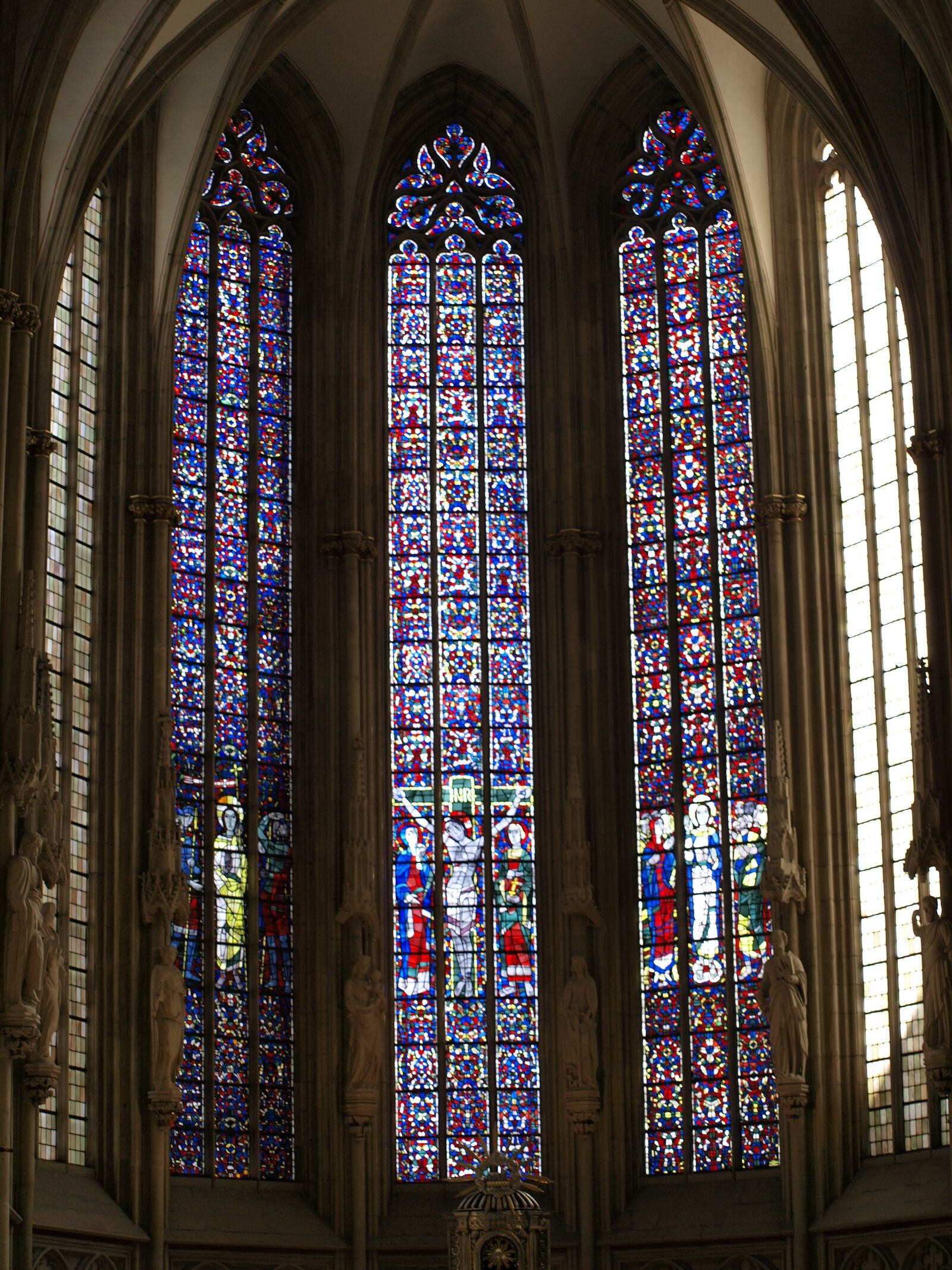 Olympus E-420 (EVOLT E-420) sample photo. Church window, cathedral, leaded photography