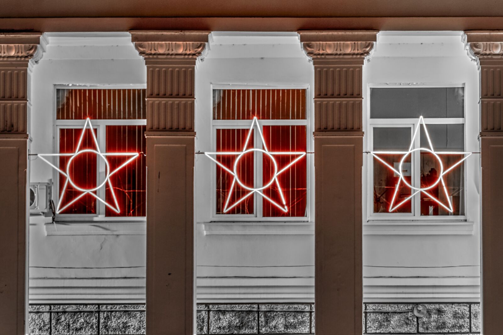 Canon EOS 600D (Rebel EOS T3i / EOS Kiss X5) sample photo. Architecture, night, lights photography