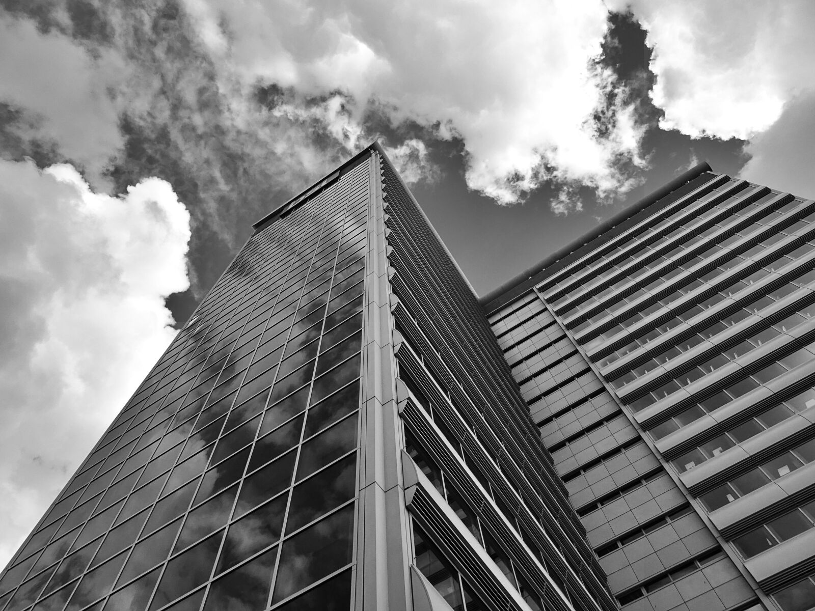 Sony DSC-HX60 sample photo. Architecture, black, and, white photography