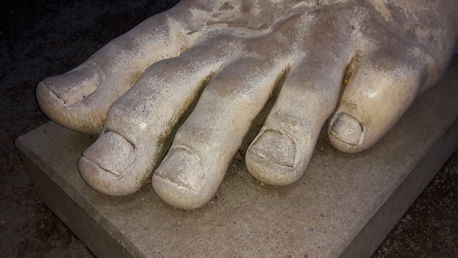 Samsung Galaxy S5 Mini sample photo. Foot, ten, toe nails photography