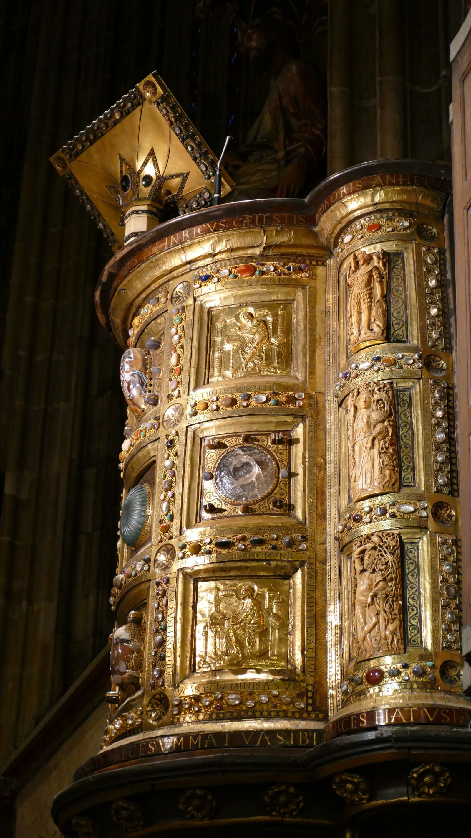 Panasonic Lumix DMC-FZ1000 sample photo. Pulpit, church, aachen cathedral photography