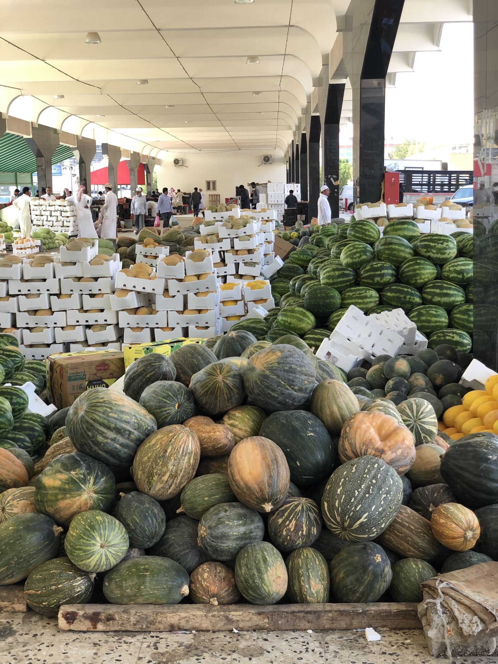 iPhone X back dual camera 6mm f/2.4 sample photo. Melon, market, riyadh photography
