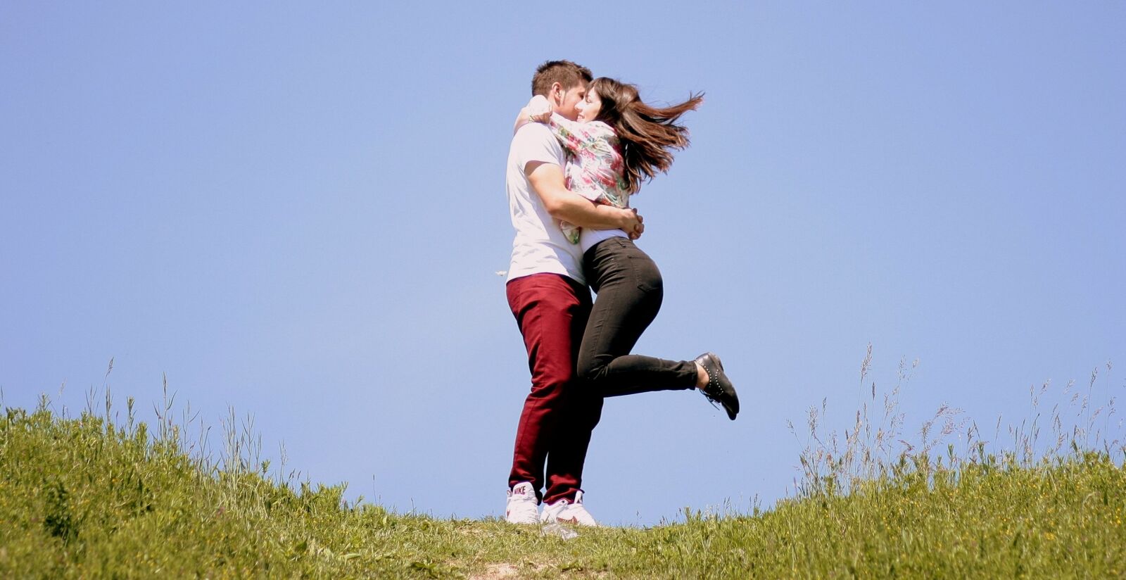 Canon EOS 450D (EOS Rebel XSi / EOS Kiss X2) sample photo. Couple, love, kiss photography