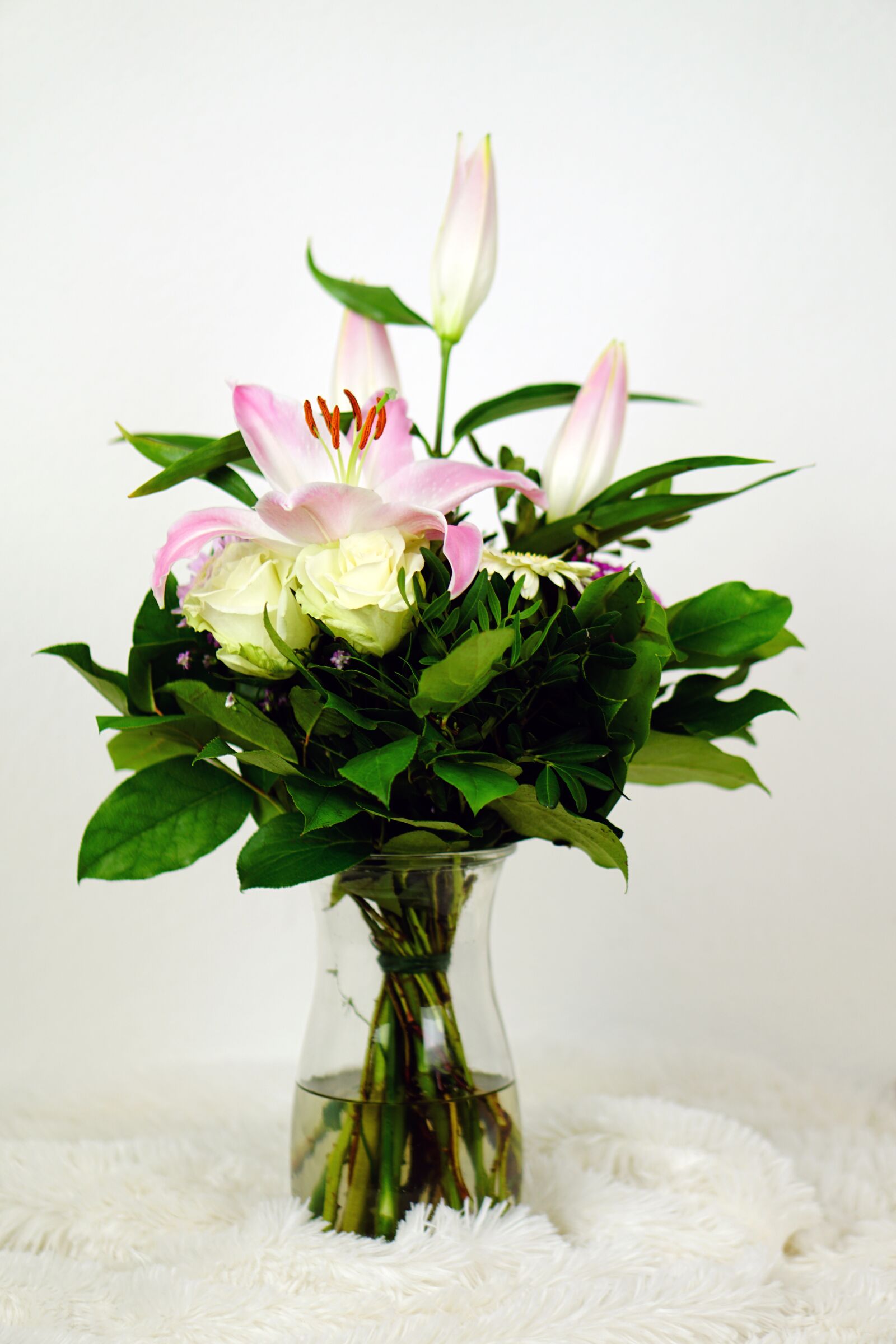 E 50mm F1.8 OSS sample photo. Flowers, bouquet, pink photography