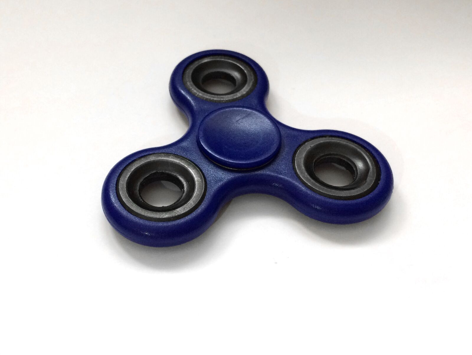 iPhone 5s back camera 4.15mm f/2.2 sample photo. Fidgit spinner, toy, blue photography