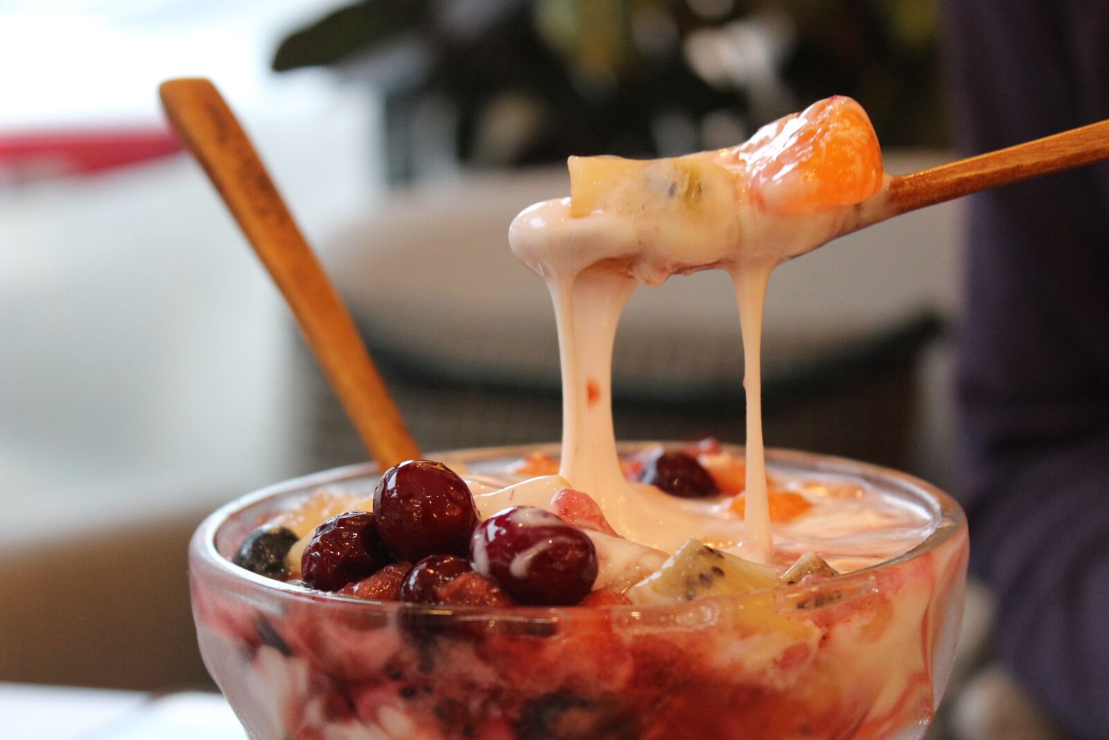 Canon EOS 600D (Rebel EOS T3i / EOS Kiss X5) sample photo. Yoghurt, yogurt, play it photography