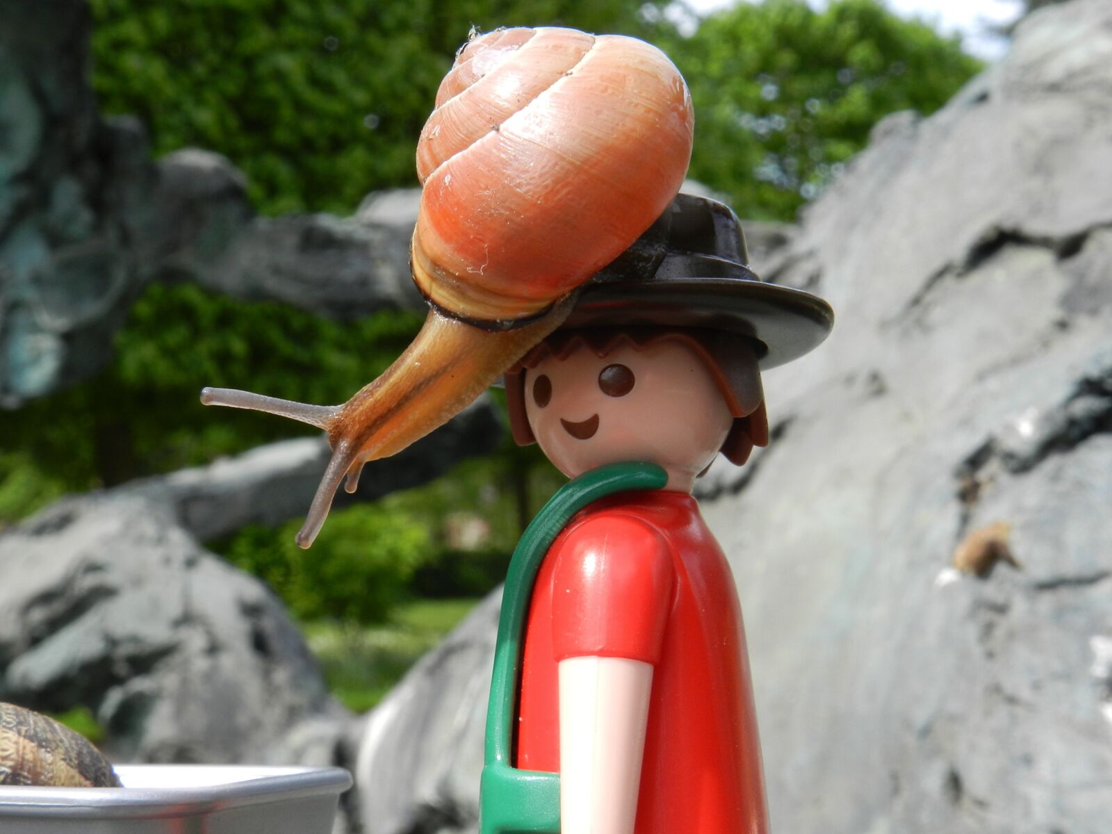 Nikon Coolpix P500 sample photo. Playmobil, gardener, garden photography