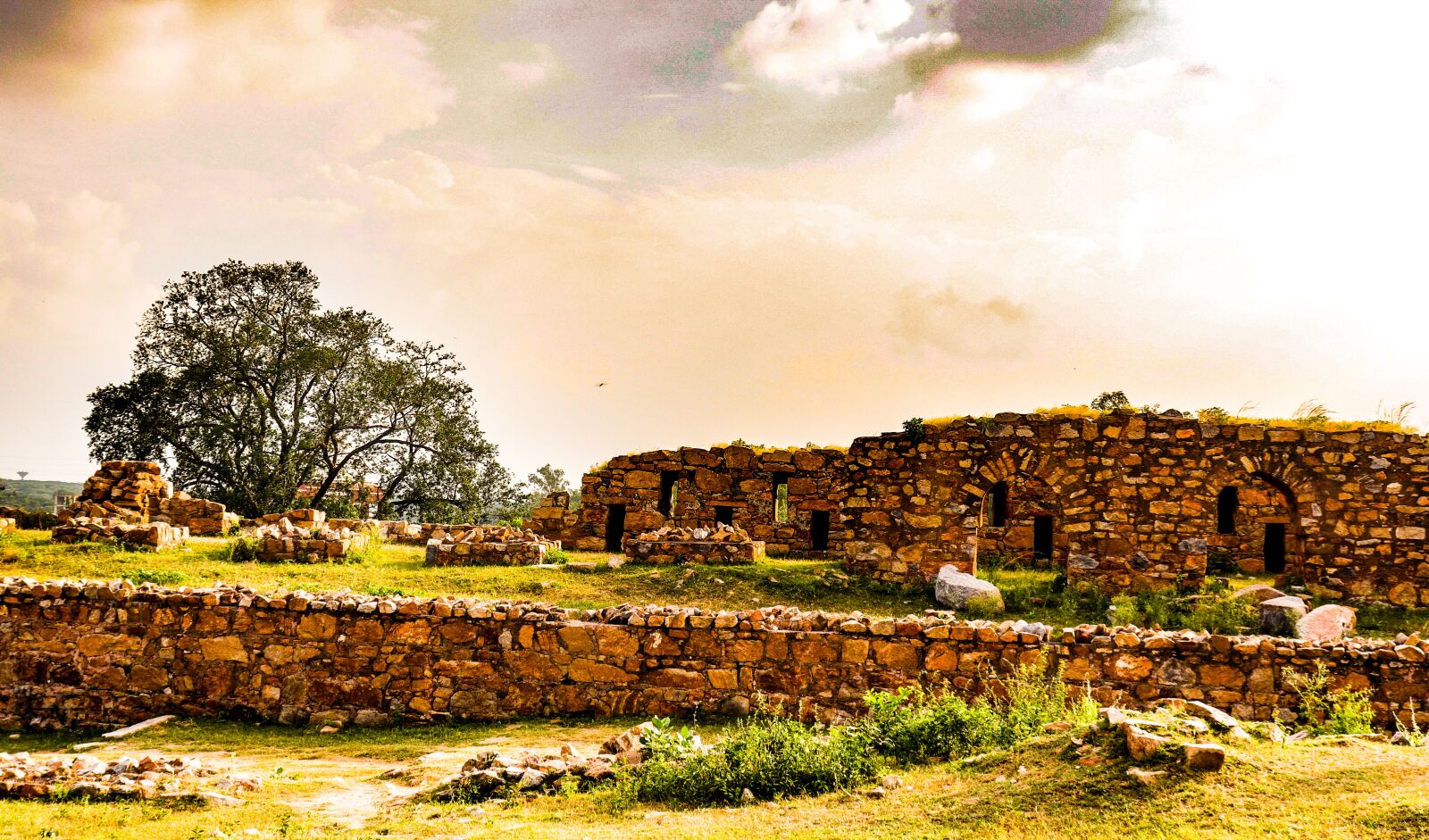Canon EOS 77D (EOS 9000D / EOS 770D) sample photo. Landscape, ruins, castle photography