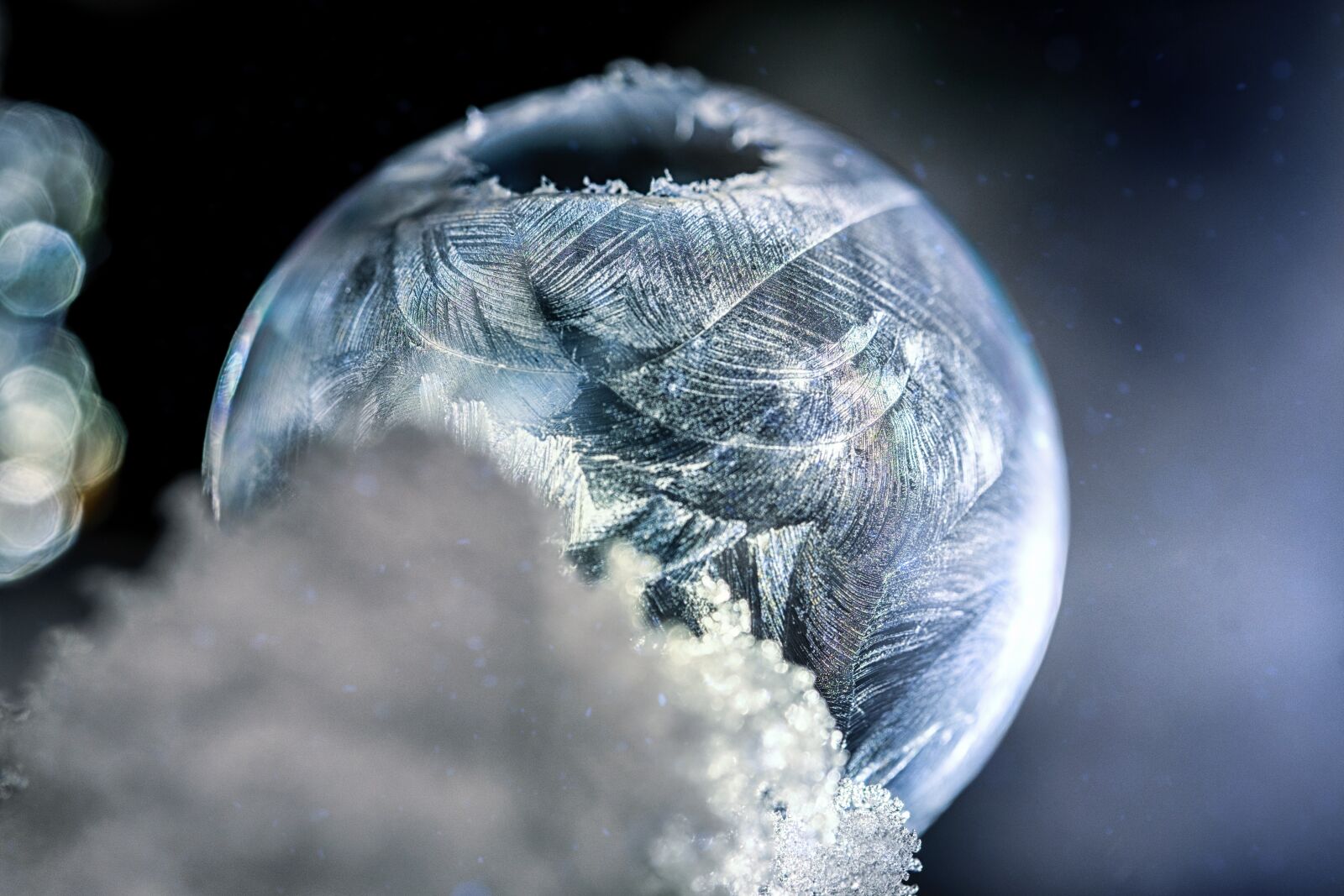 Fujifilm X-T2 + Fujifilm XF 80mm F2.8 R LM OIS WR Macro sample photo. Ball, soap bubble, bubble photography
