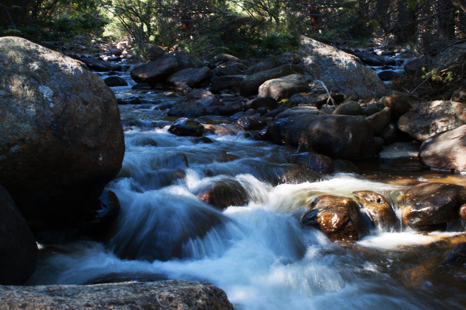 Canon EOS 500D (EOS Rebel T1i / EOS Kiss X3) + Canon EF-S 18-55mm F3.5-5.6 IS sample photo. River, slow shutter, water photography