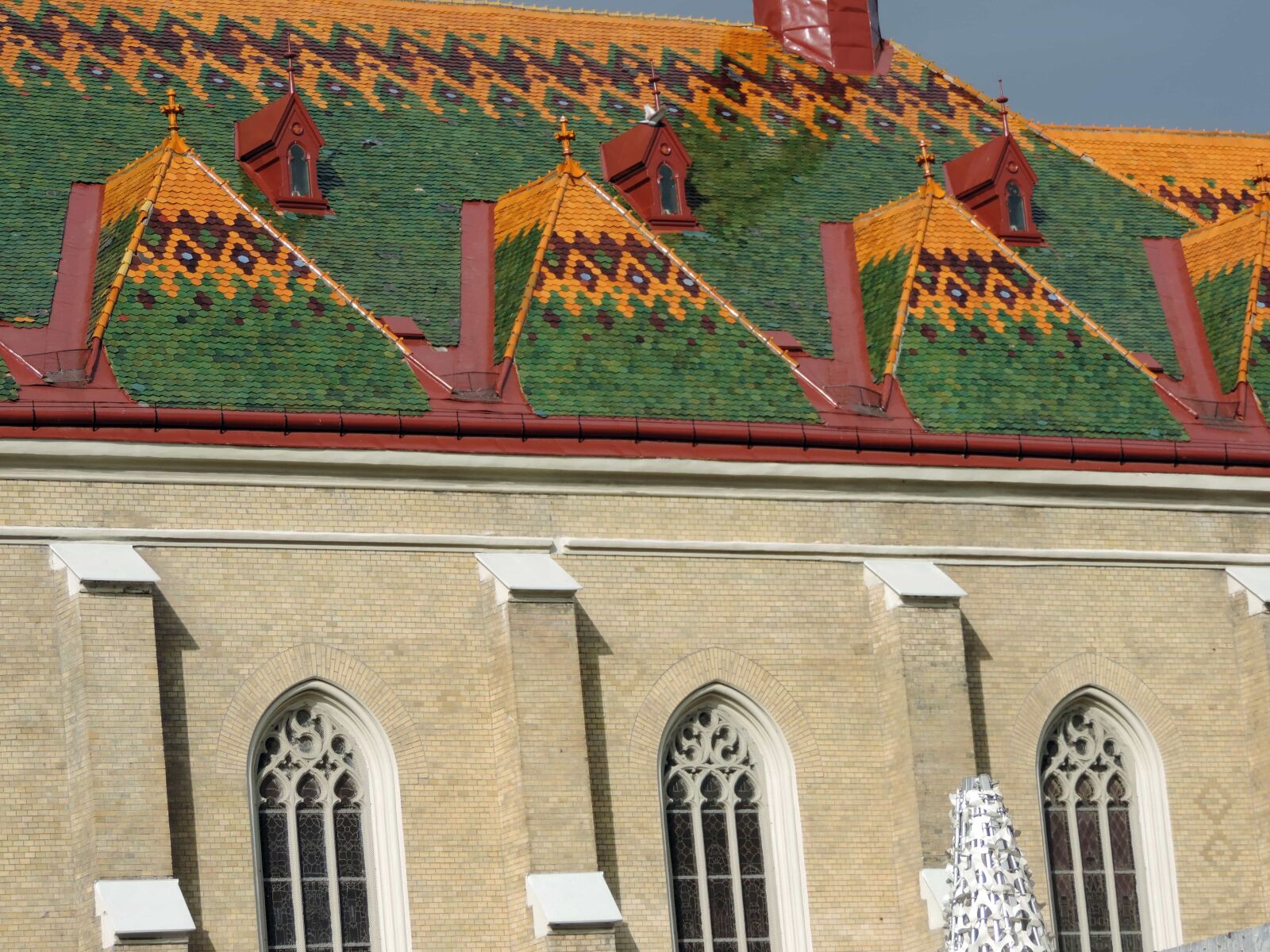 Nikon Coolpix P520 sample photo. Cathedral, colorful, roof, rooftop photography