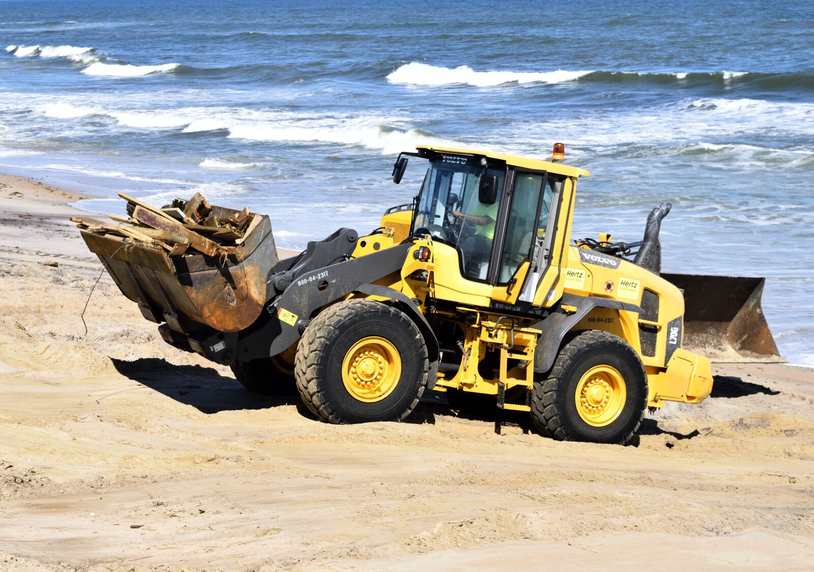 Nikon D3300 sample photo. Hurricane matthew, tractor, beach photography
