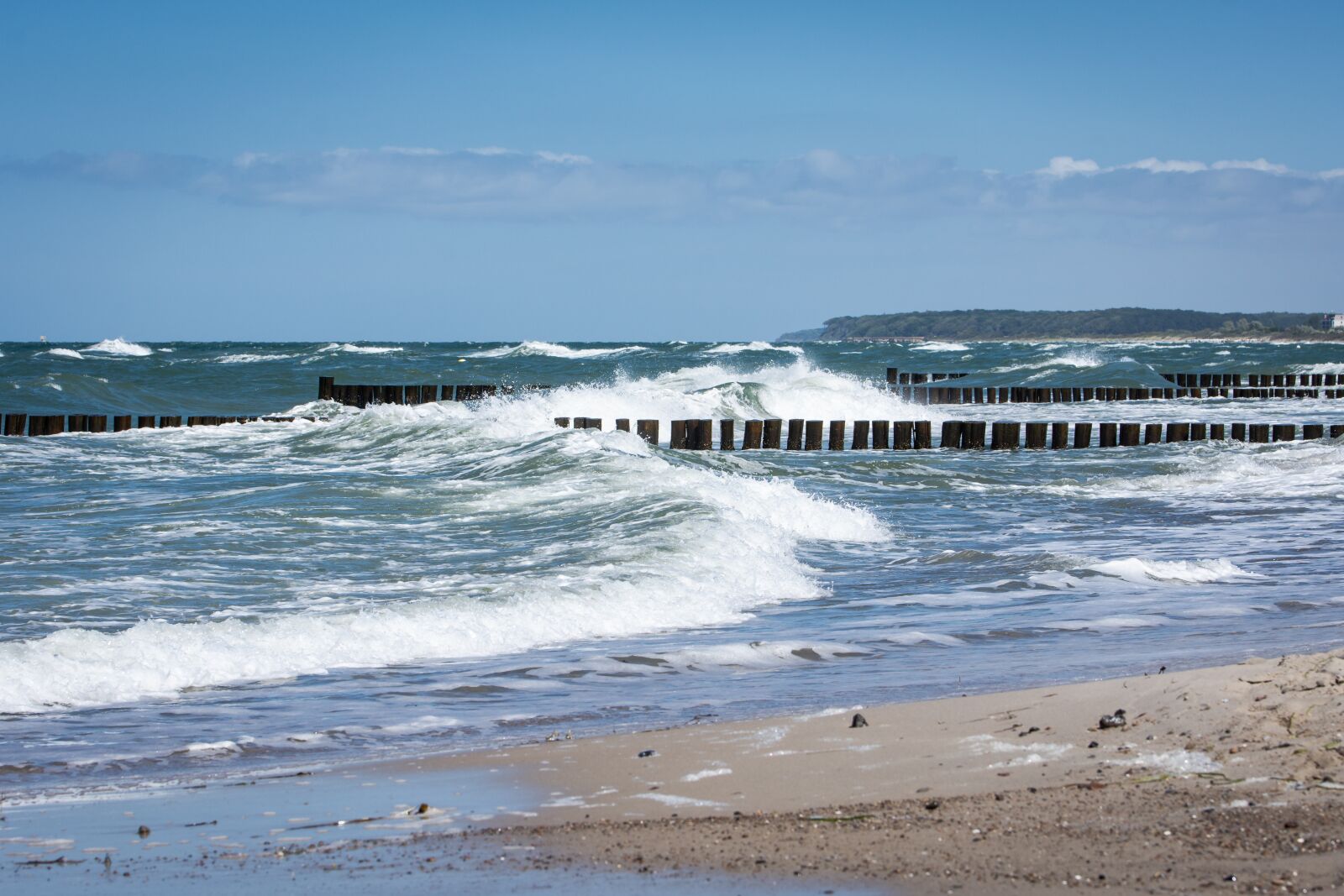 Tamron SP 70-200mm F2.8 Di VC USD sample photo. Baltic sea, wave, sea photography