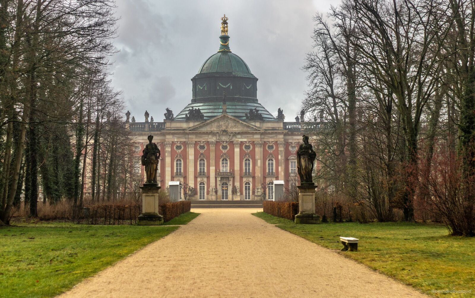 Canon EOS 200D (EOS Rebel SL2 / EOS Kiss X9) sample photo. The new palace, potsdam photography