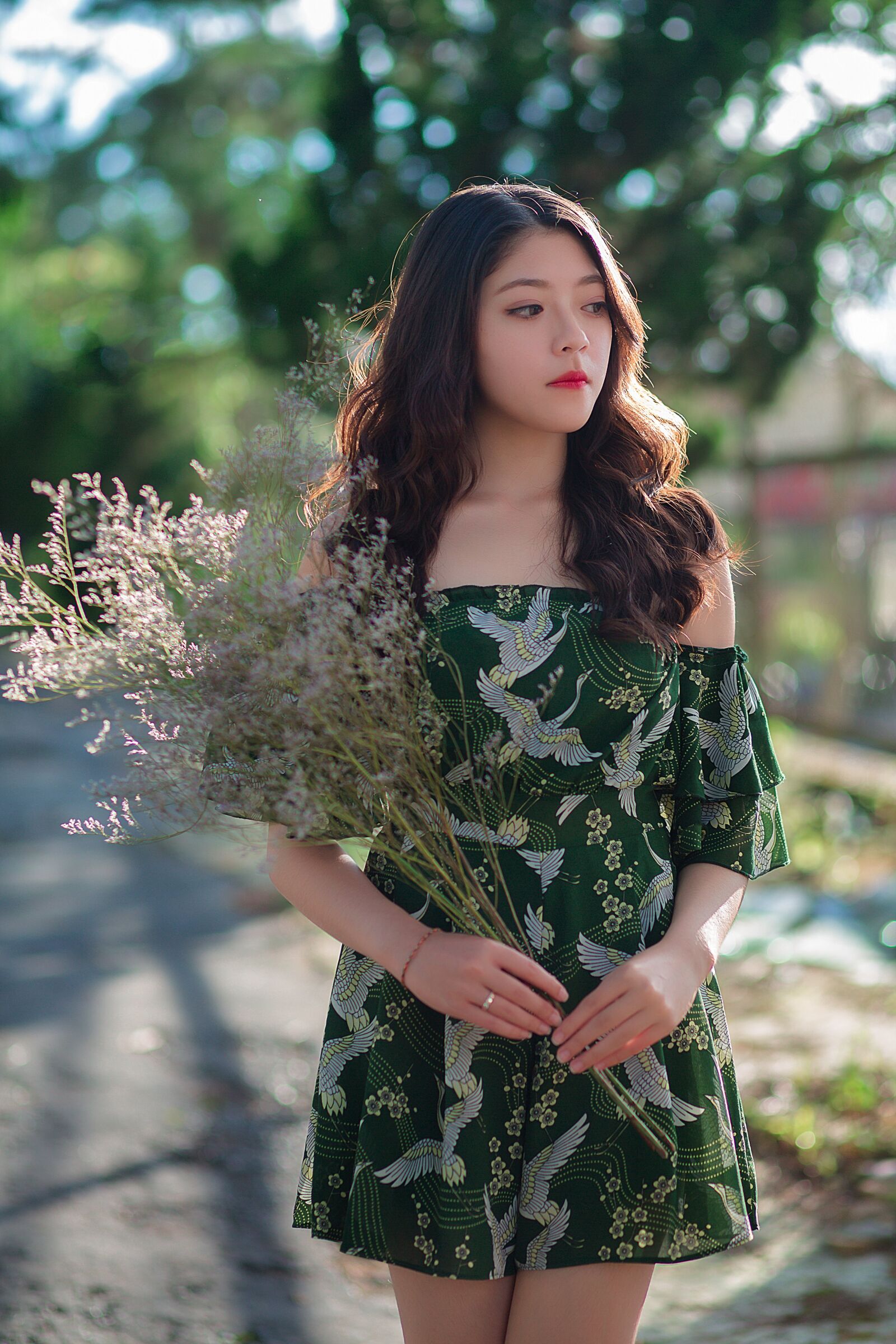 Canon EF 85mm F1.8 USM sample photo. Dalat, scrabble, women photography