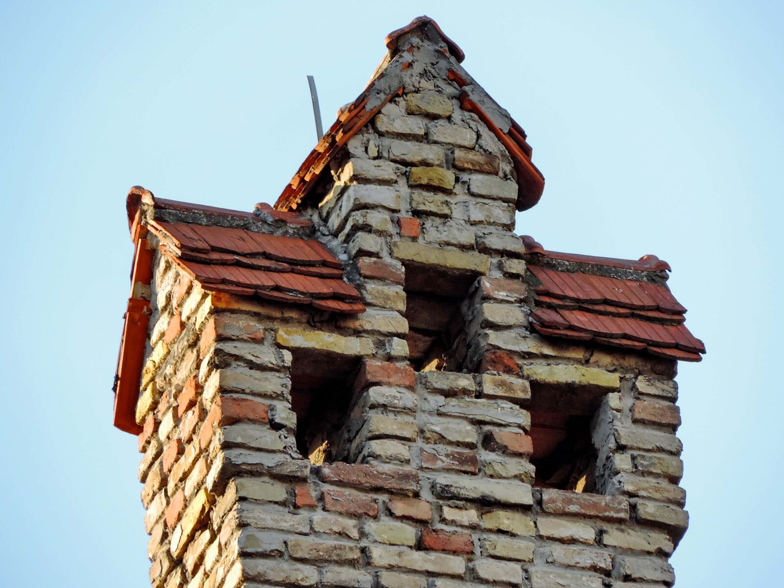 Nikon Coolpix P520 sample photo. Architectural style, chimney, building photography