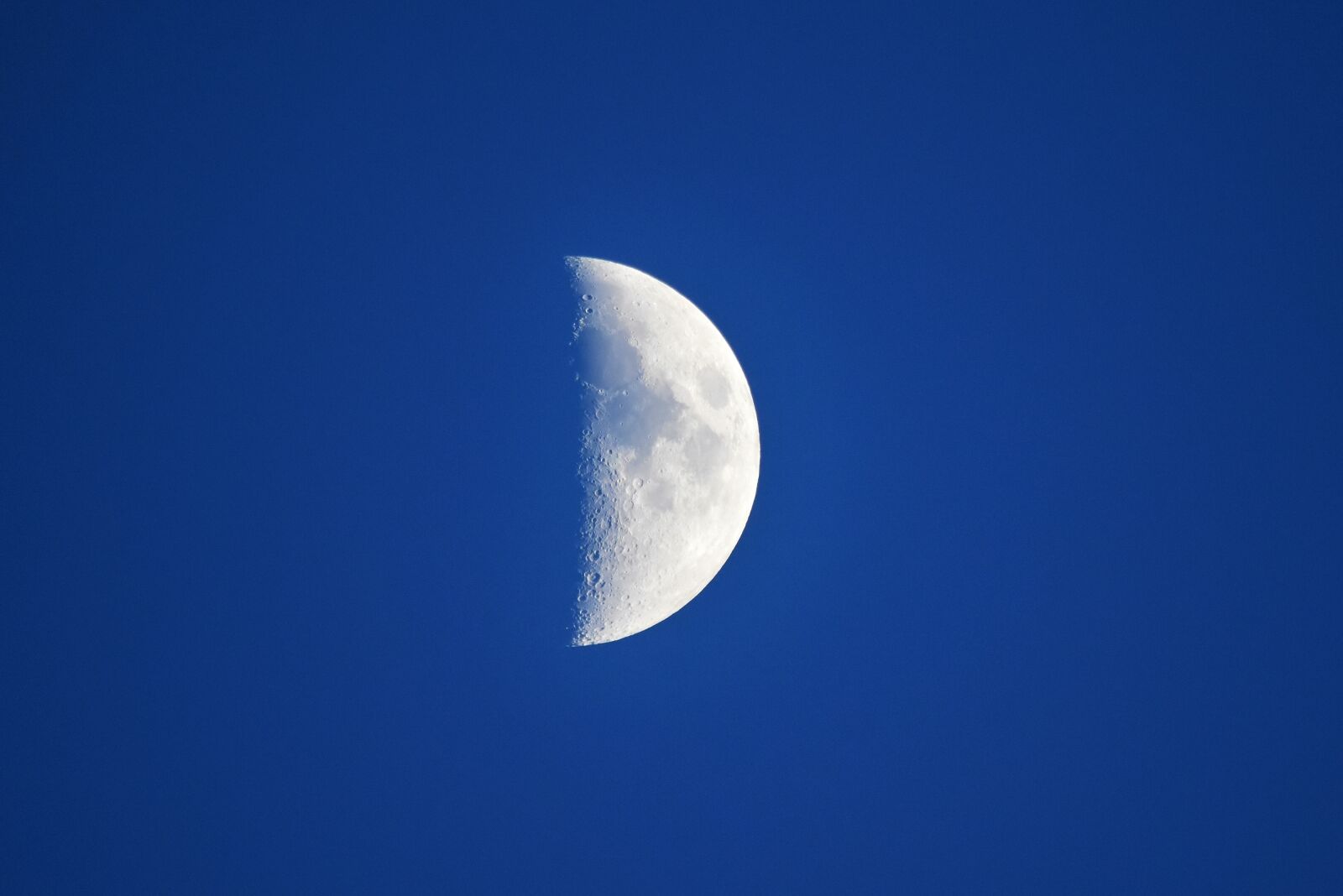 Nikon D7200 sample photo. Moon, sky, blue photography